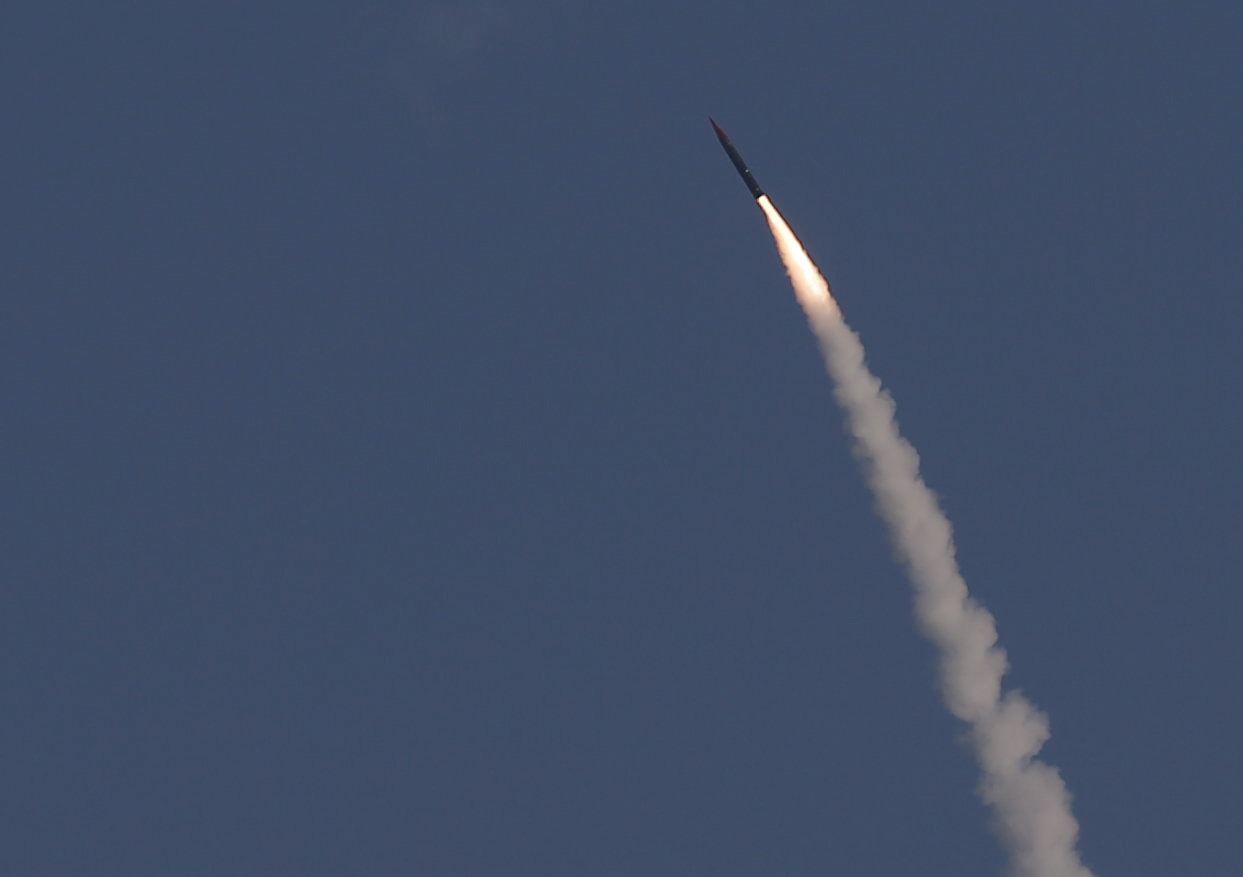 An "Arrow 3" ballistic missile interceptor is seen during its test launch near Ashdod December 10, 2015. Israel test-launched its "Arrow 3" ballistic missile interceptor on Thursday, the Defence Ministry said in a statement, adding that it would provide updates on the result of the live trial. REUTERS/Amir Cohen