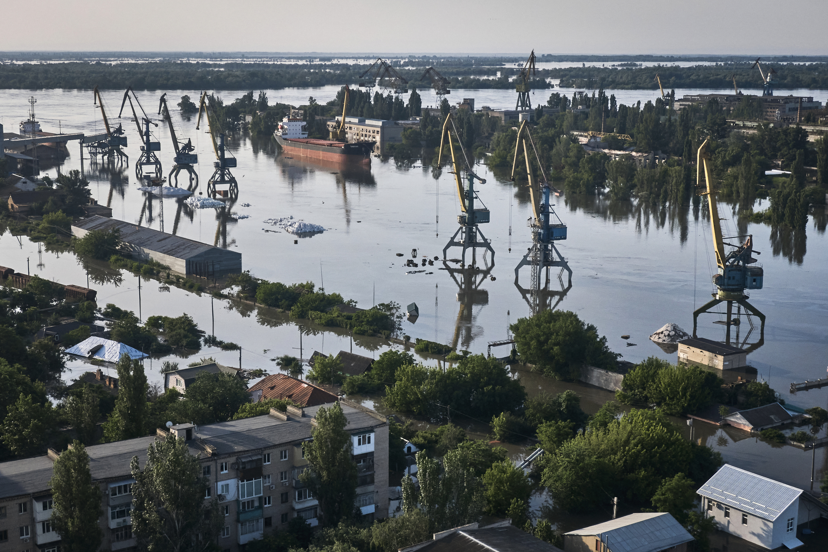 Streets are flooded in Kherson,