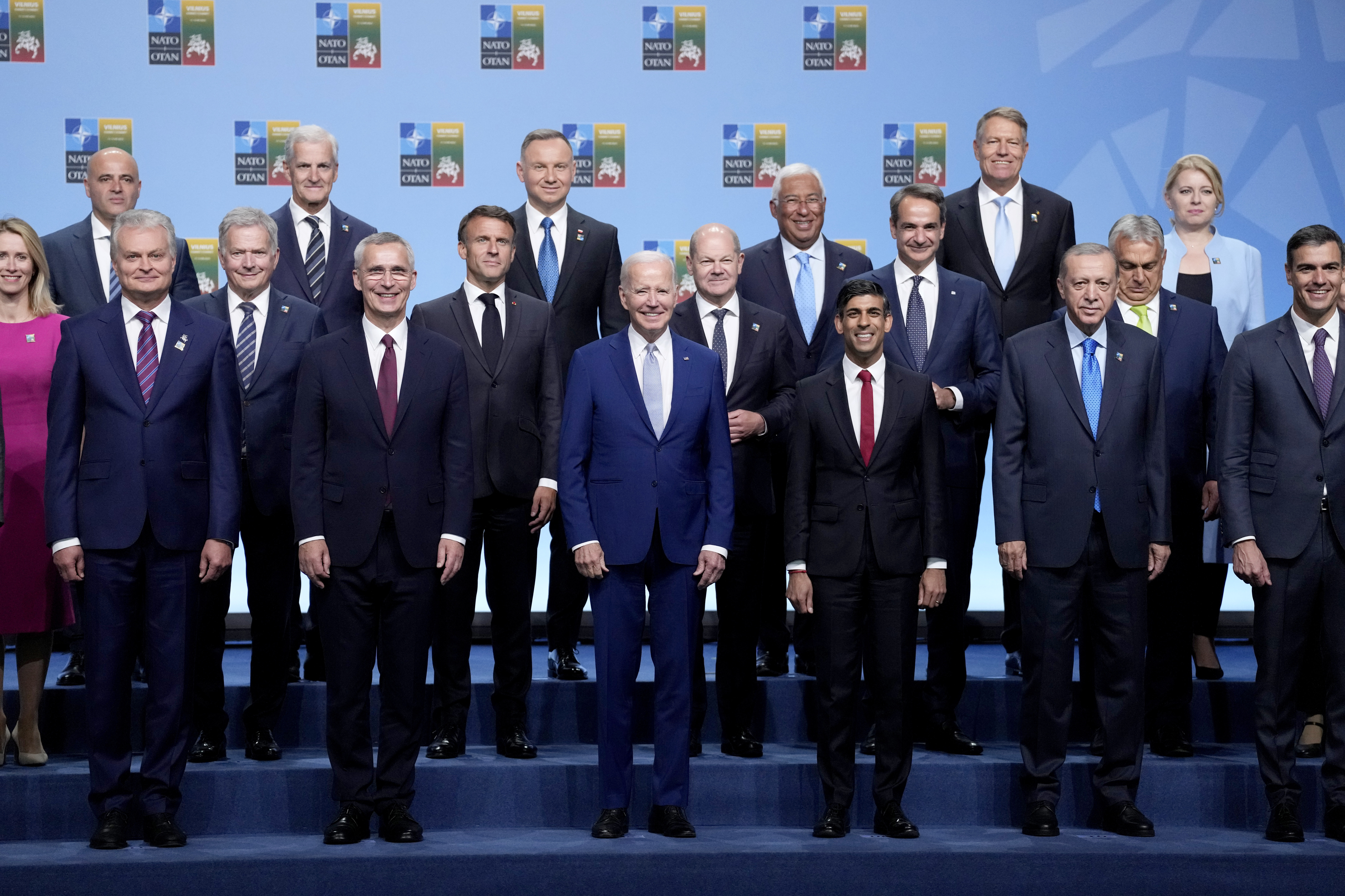 The 'family photo' of the NATO leaders meeting in Vilnius