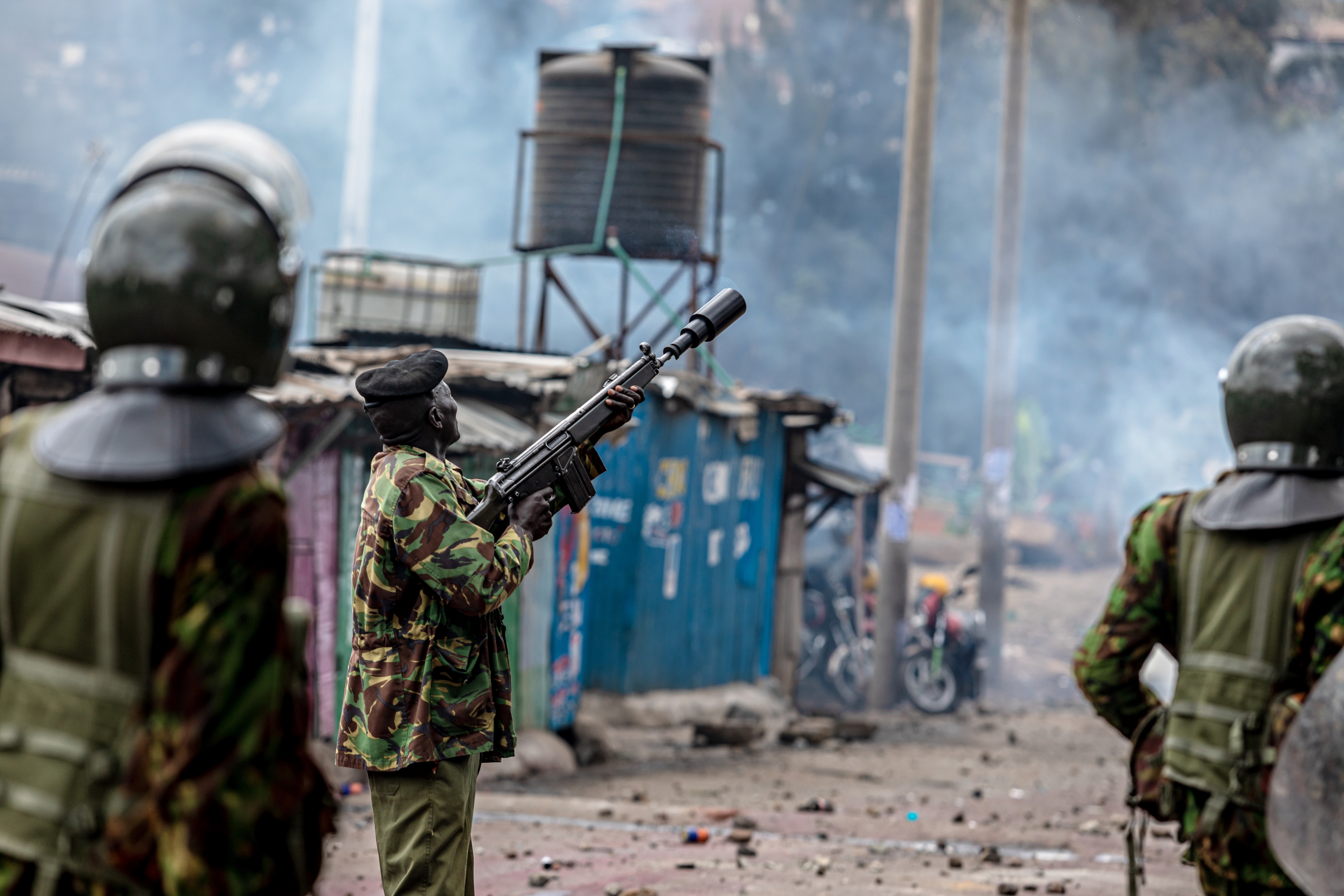 kenya7: Police officers responded by firing teargas to disperse the crowds.