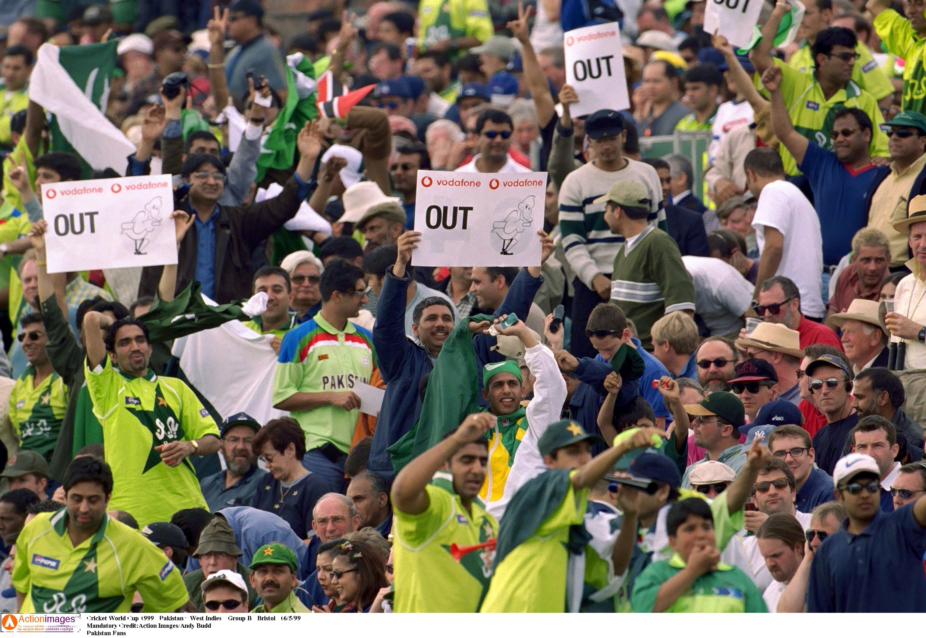 Pakistan fans in stadium