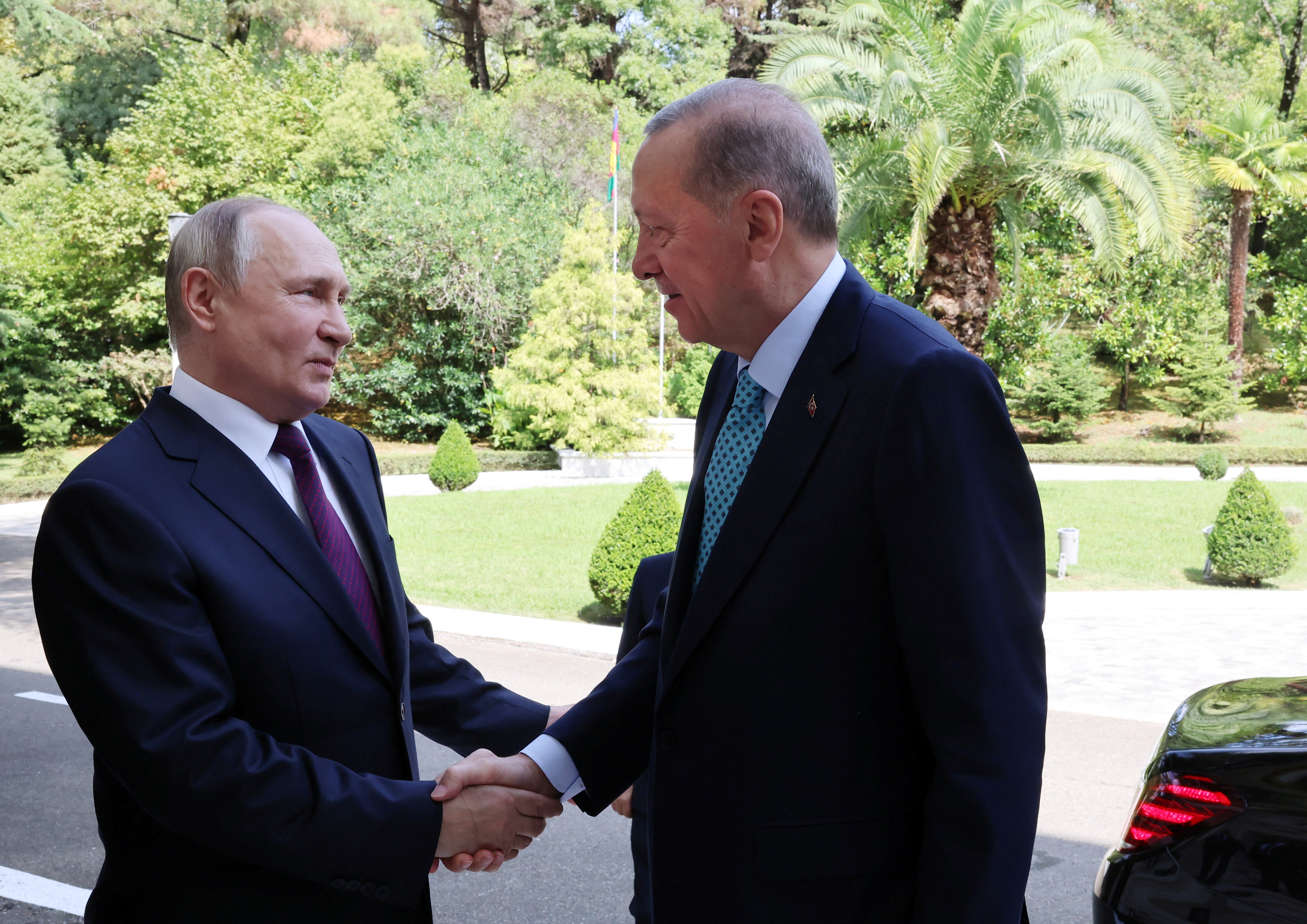 Russian President Vladimir Putin meets with Turkish President Tayyip Erdogan