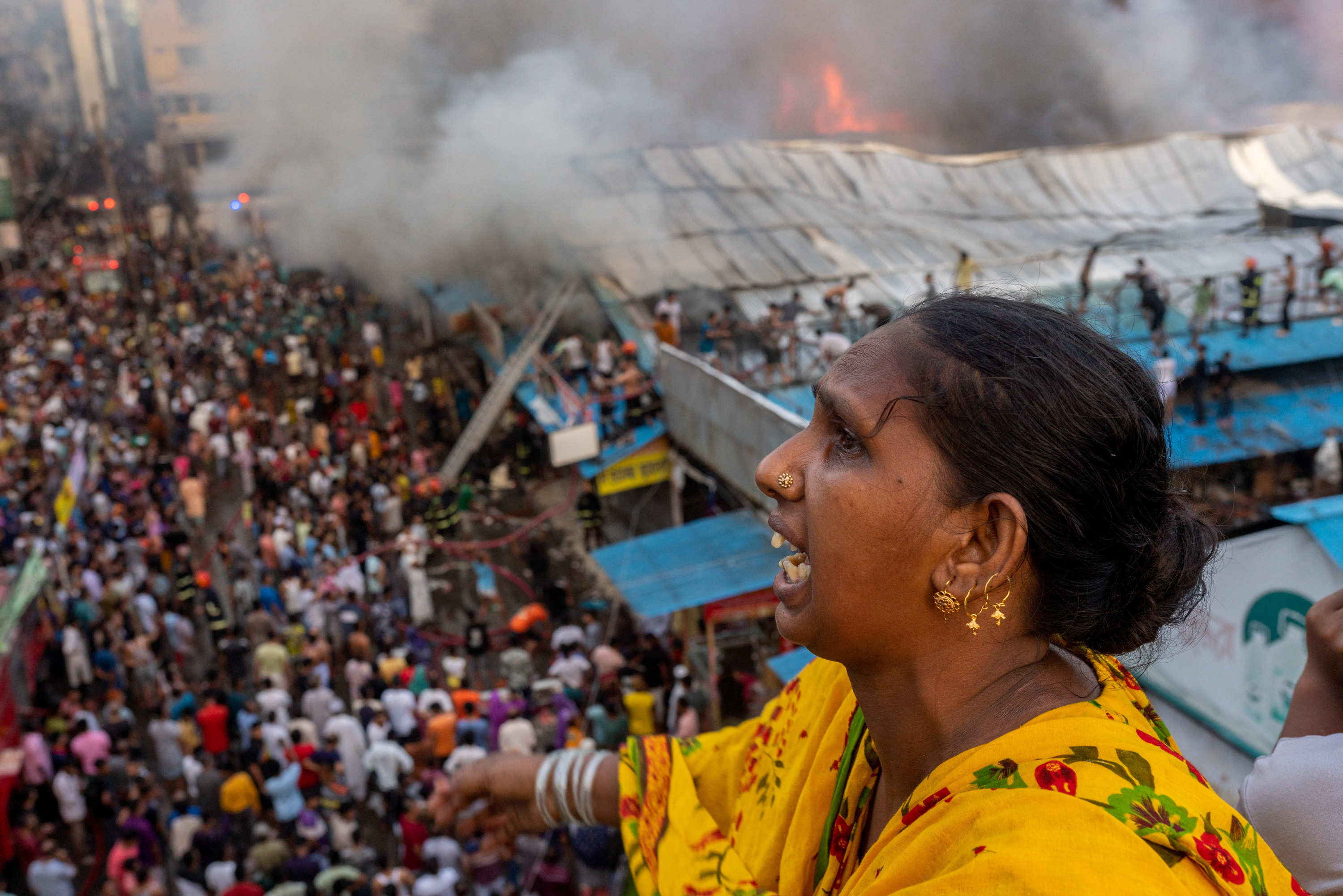 Hundreds of shops gutted in market fire in Bangladesh