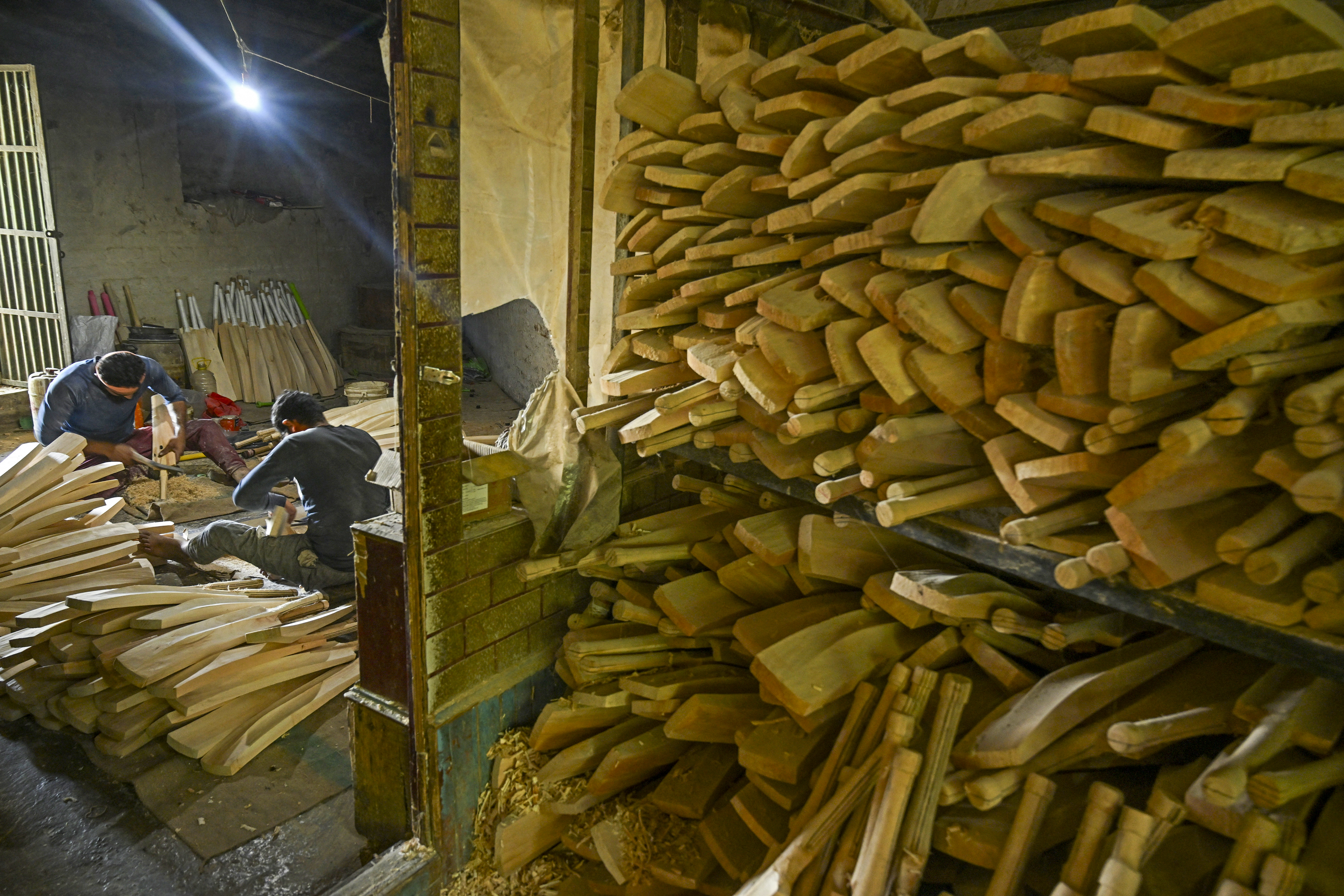 Rampant logging hits Kashmir's cricket batmakers