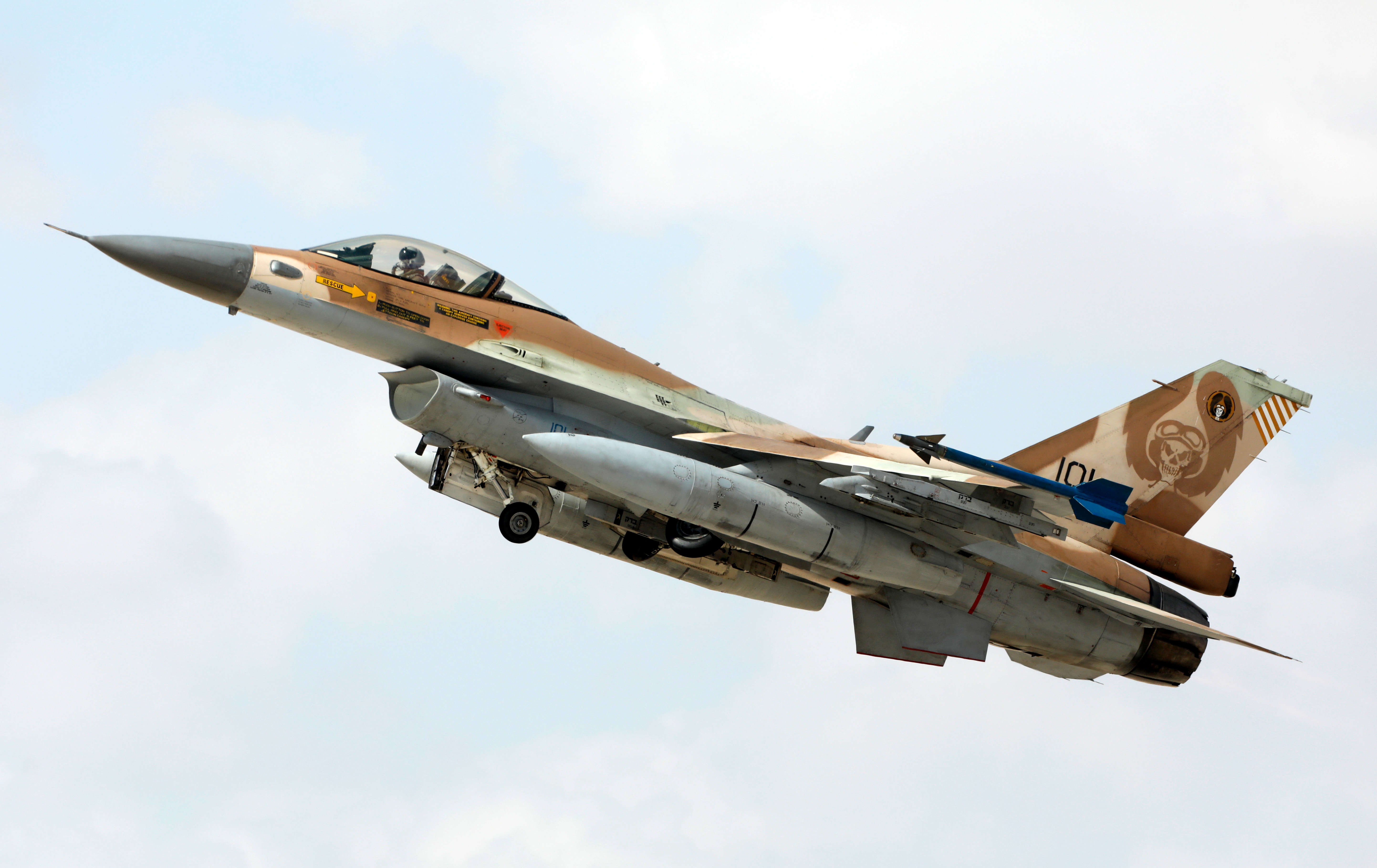 pa06510392 (FILE) - An Israeli Air Force F-16 fighter jet takes off during the joint Air Forces drill 'Blue Flag' at the Ovda Air Force Base in the Negev Desert near Eilat, southern Israel, 08 November 2017 (issued 10 February 2018). Israeli media reports that an Israeli F-16 warplane was shot down by Syrian anti-aircraft systems, on 10 February 2018, and the two crew ejected and parachuted to safety in Israel with the aircraft crashing in Israeli territory near Haifa. EPA-EFE/ABIR SULTAN