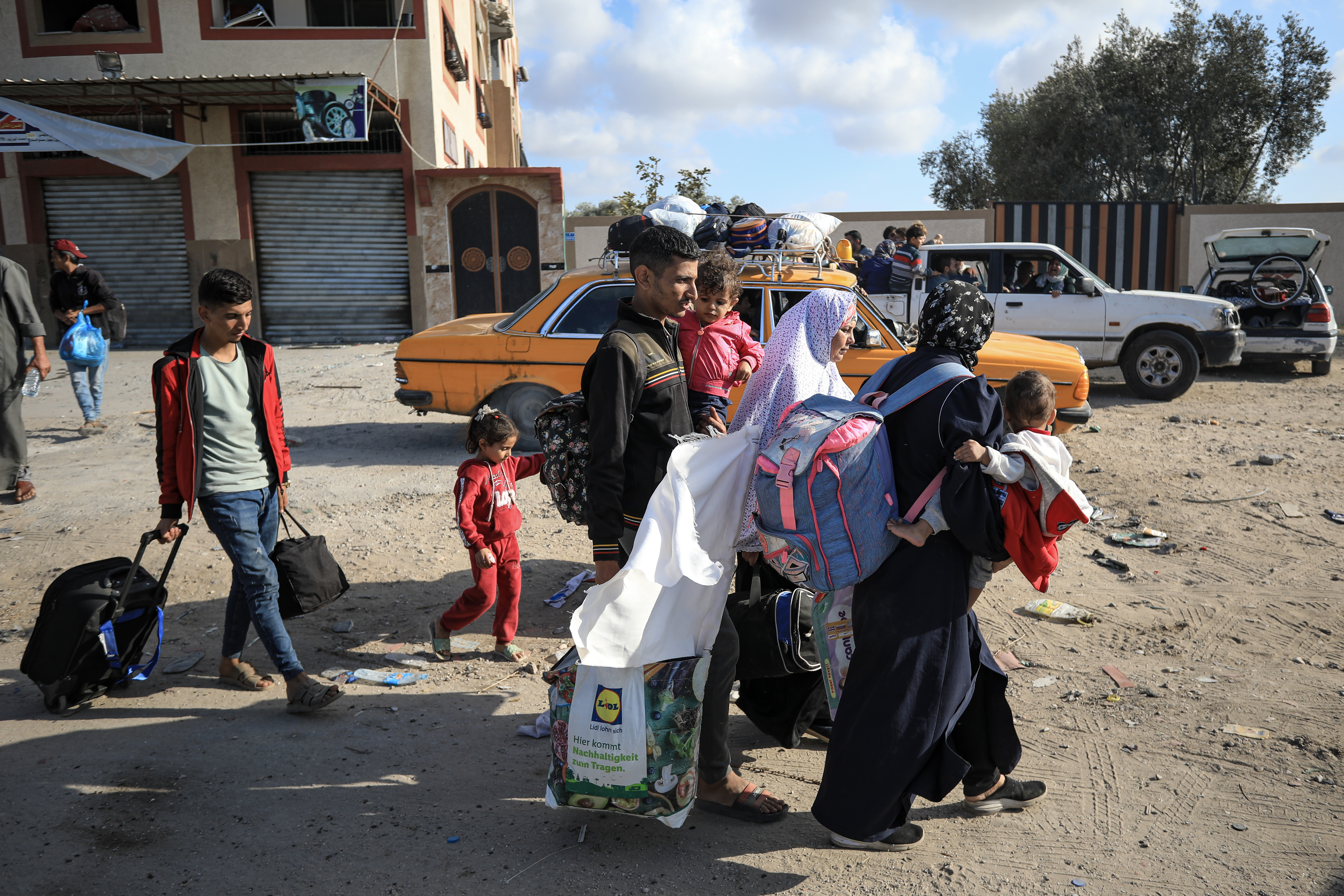 Palestinians gave been forced to leave Gaza City and Northern Gaza, making their way to the central region of the coastal territory