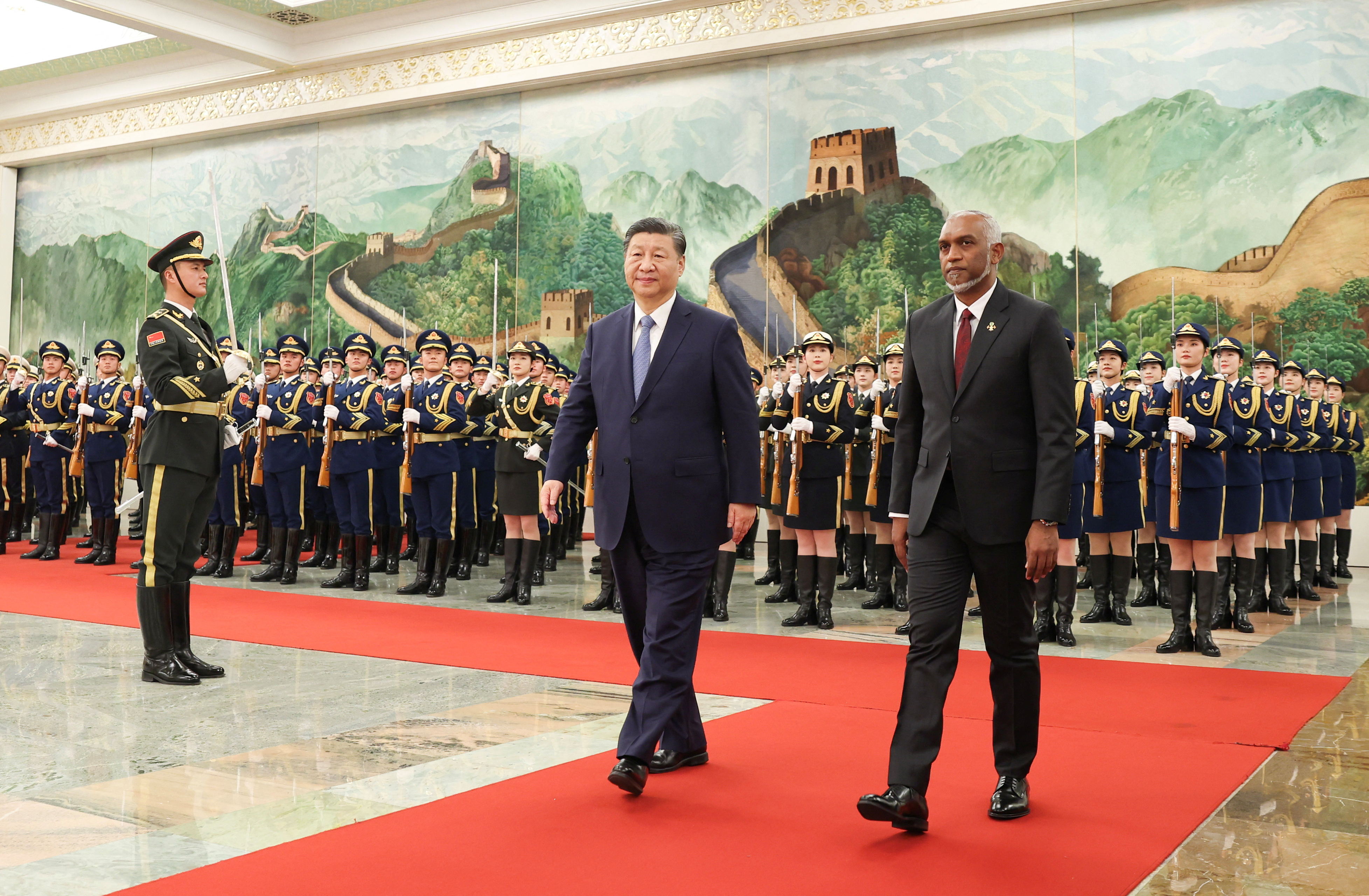 Chinese President Xi Jinping and Maldivian President Mohamed Muizzu attend a welcome ceremony at the Great Hall of the People in Beijing, China January 10, 2024
