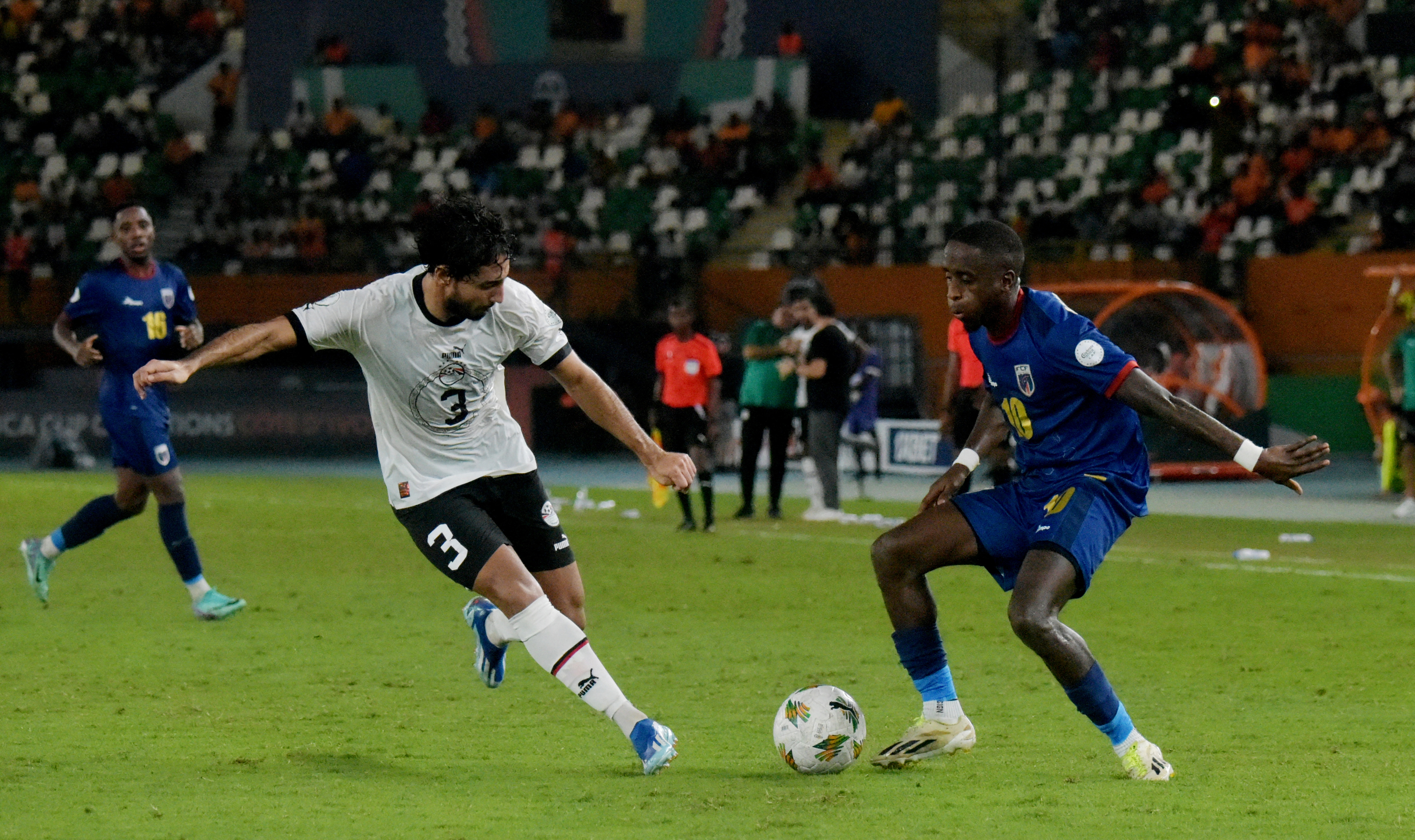 Soccer Football - Africa Cup of Nations - Group B - Cape Verde v Egypt - Felix Houphouet Boigny Stadium, Abidjan, Ivory Coast - January 22, 2024 Cape Verde's Jamiro Monteiro in action with Egypt's Mohamed Hany REUTERS/Stringer
