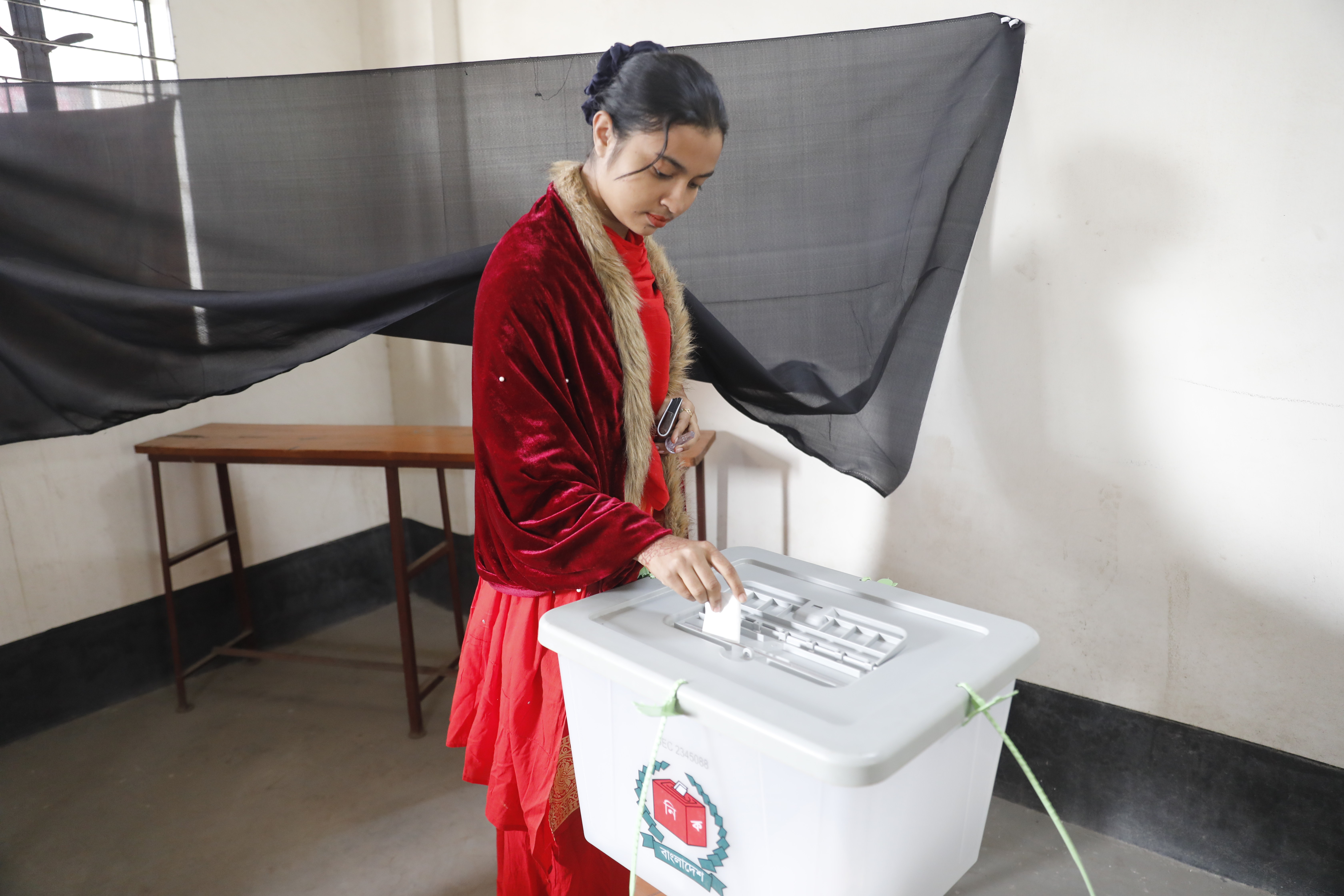 Polling in Jurain area in Dhaka