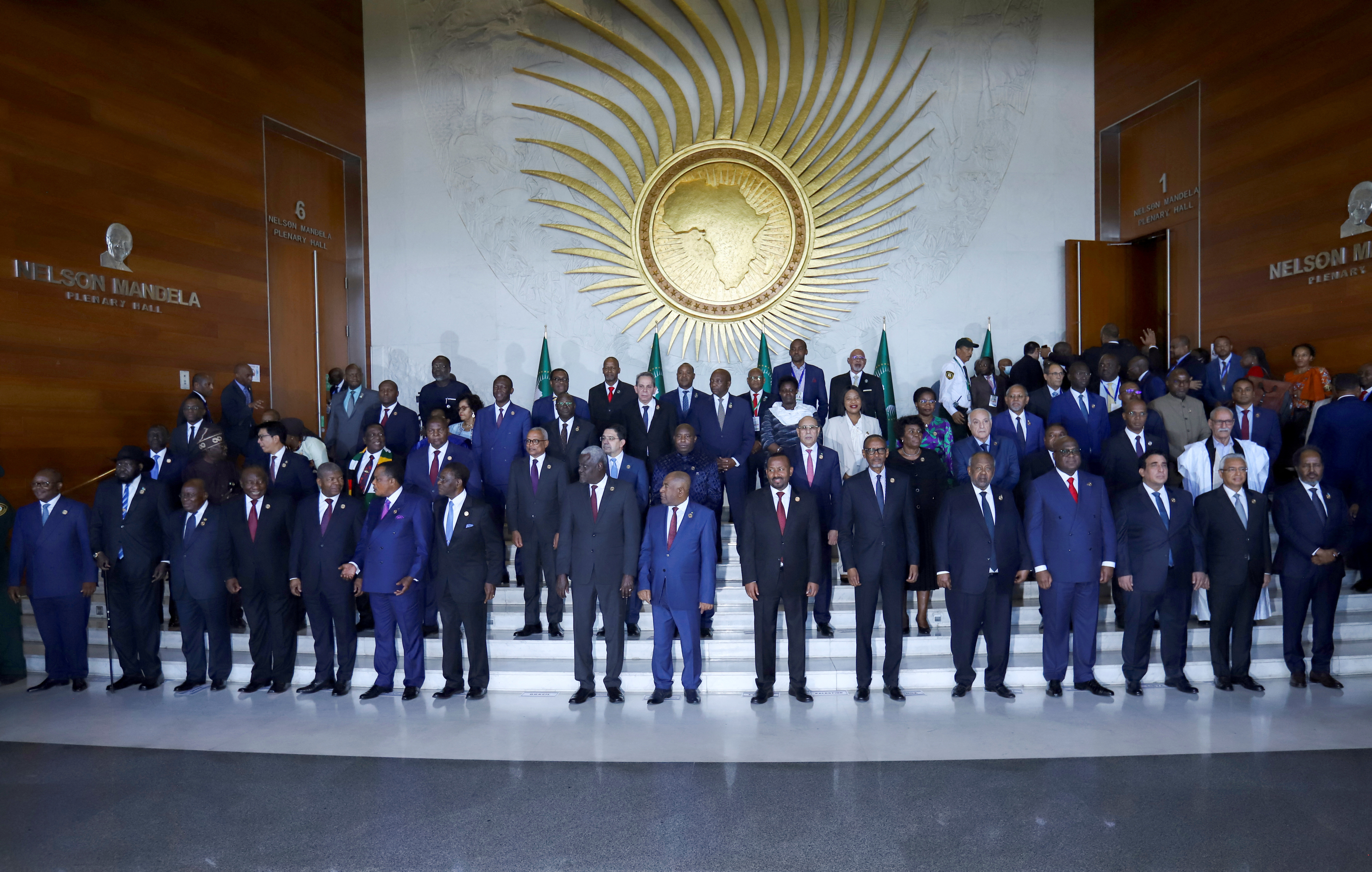 Leaders at African Union summit dressed in blue suits