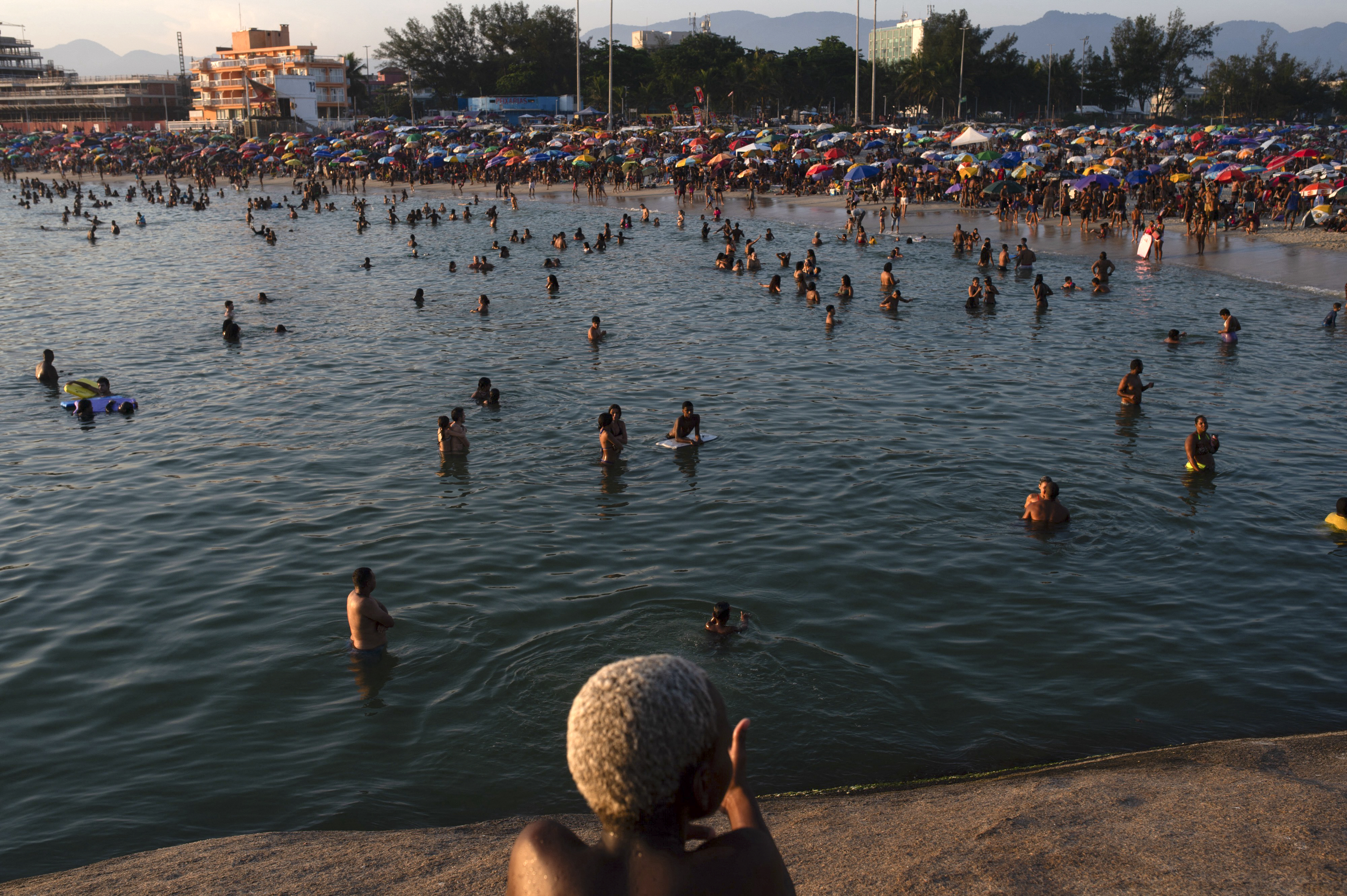 Record heat index of 62.3C scorches Rio de Janeiro