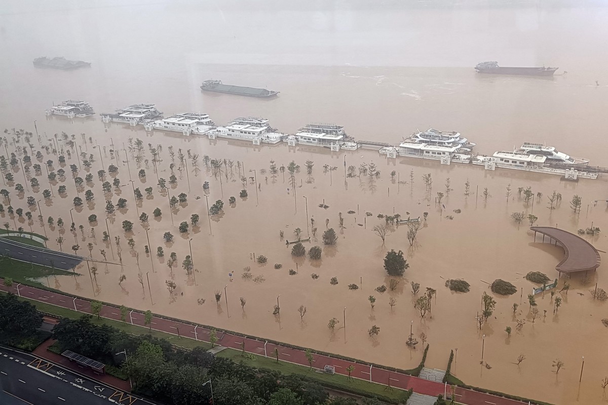 Highest-level rainstorm warning issued in south China's Guangdong