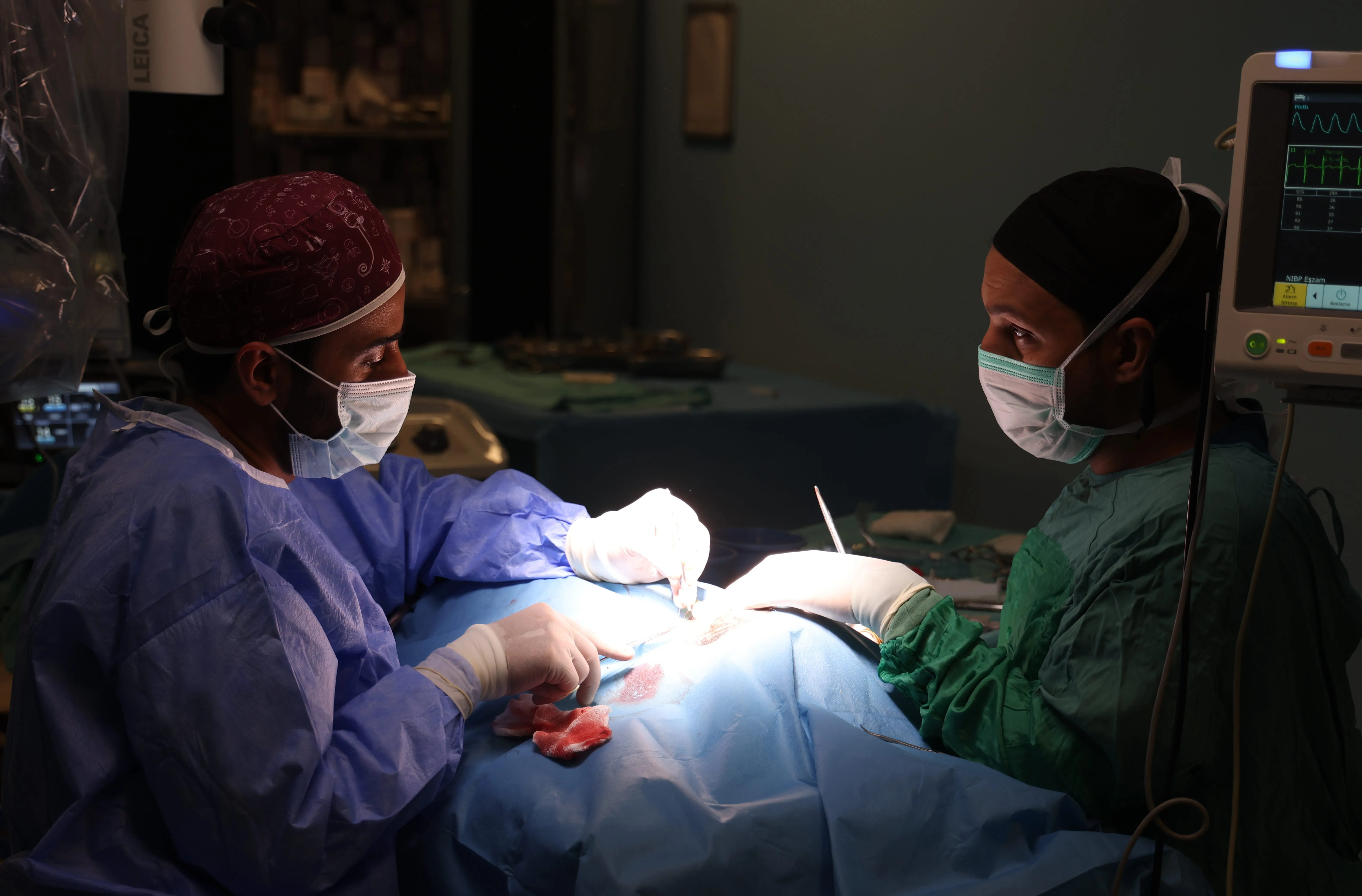 Dr Ahmed al-Zafiri during Aslan's operation