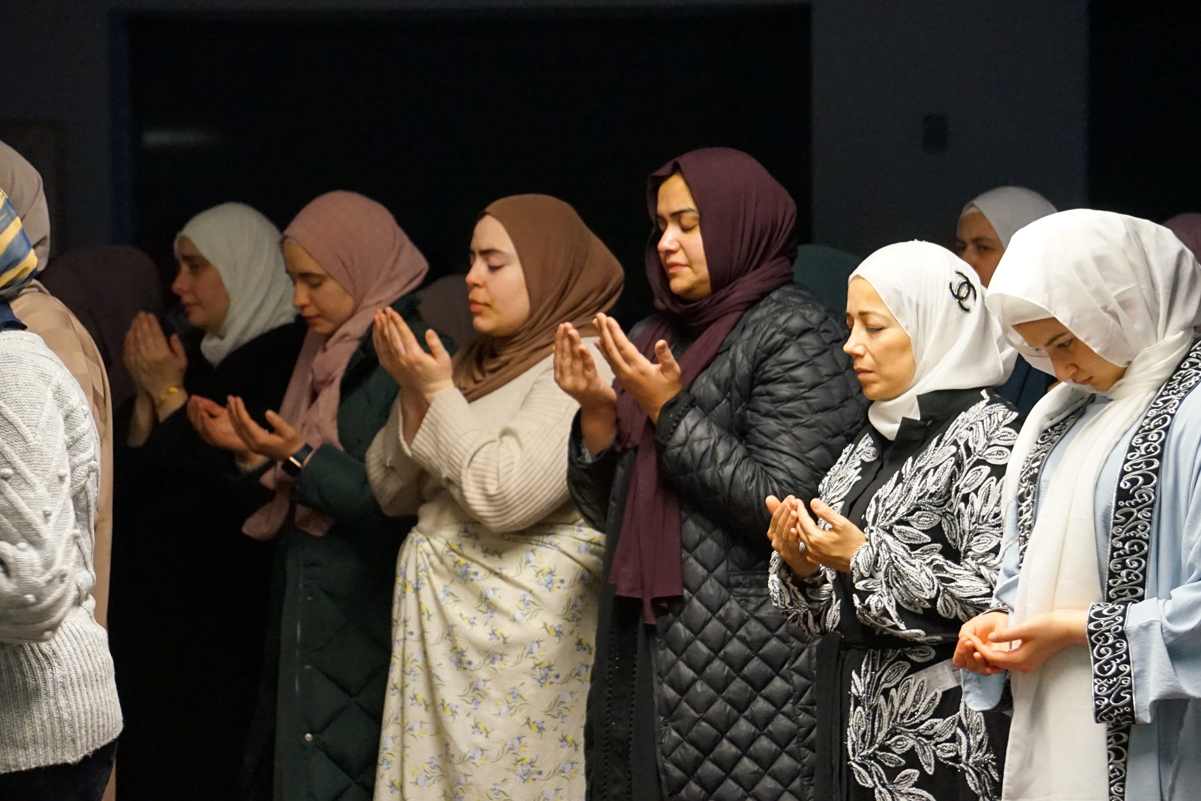 Muslim women praying at Detroit-area mosque