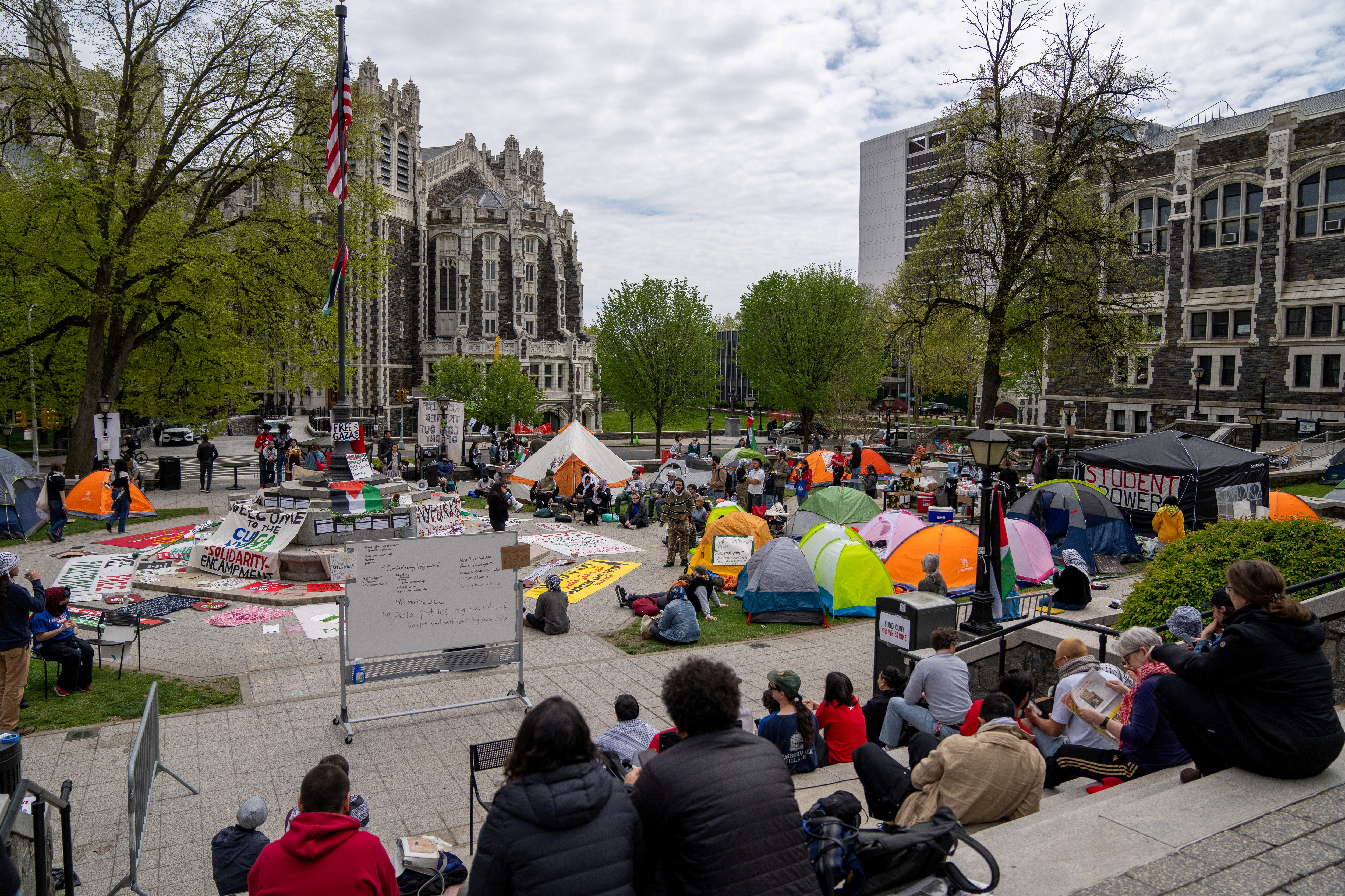 Students and pro-Palestinian supporters occupy a plaza at the City College of New York campus, during the ongoing conflict between Israel and the Palestinian Islamist group Hamas, in New York City, U.S., April 27, 2024. REUTERS/David Dee Delgado