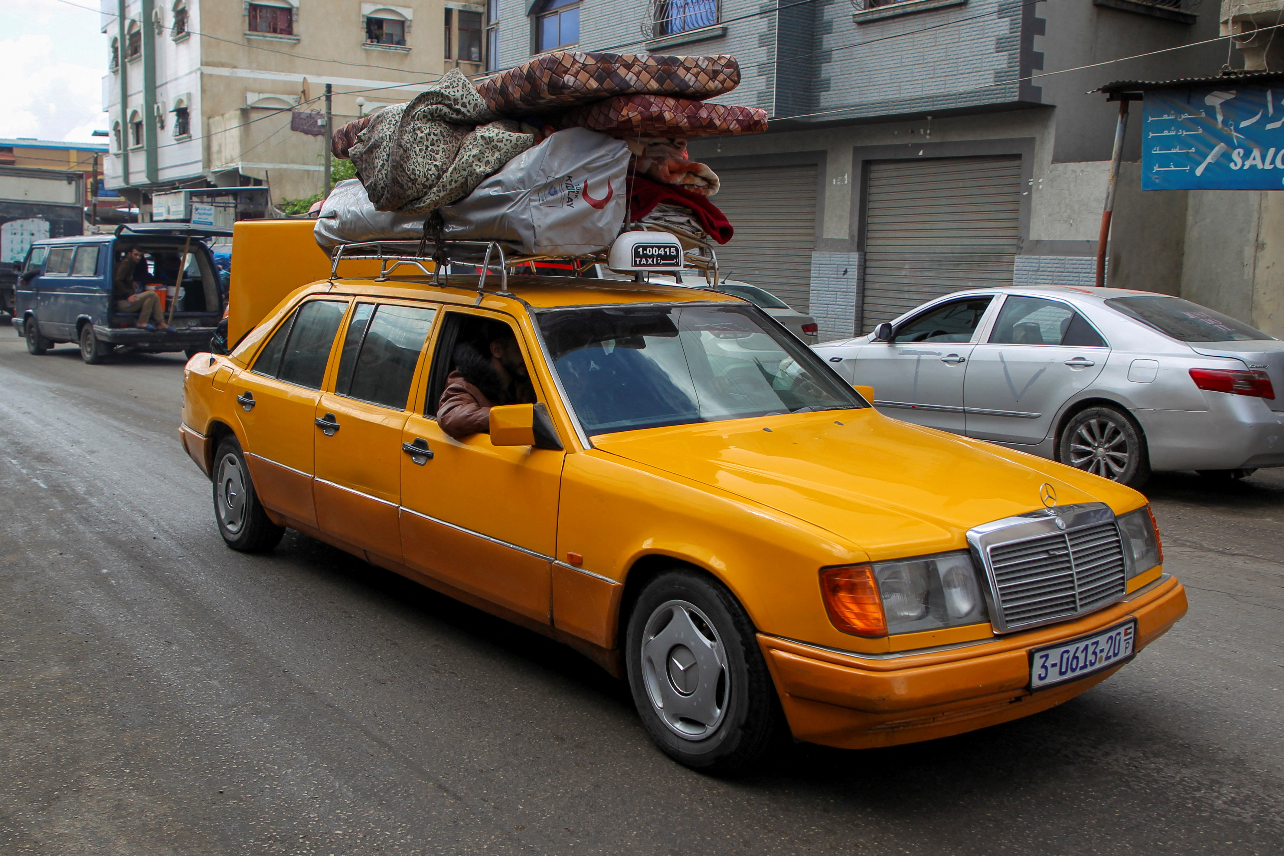 People flee the eastern parts of Rafah