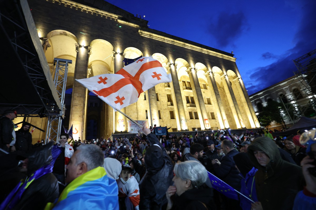 Georgian protesters rally against the controversial "foreign influence" bill