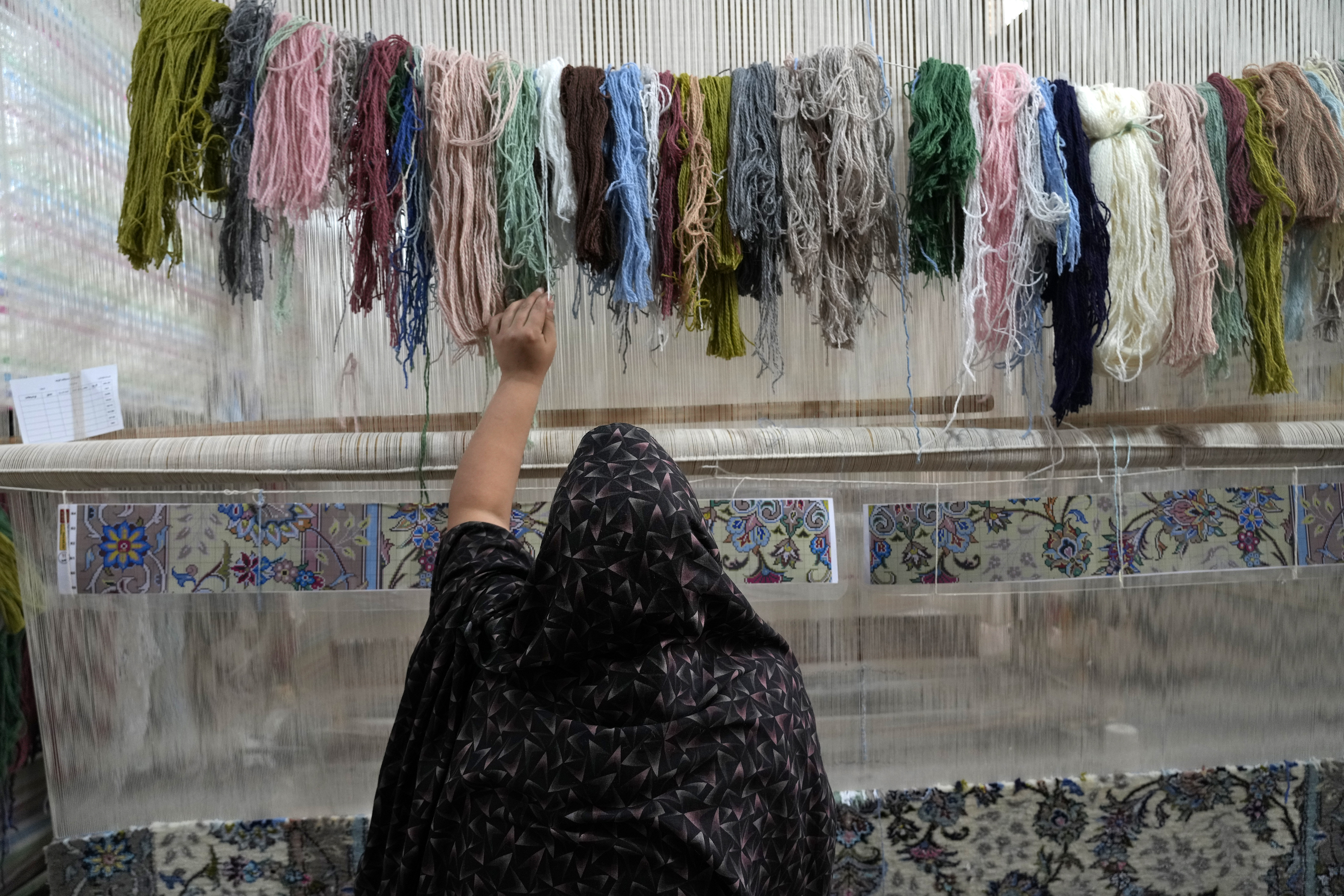 Iran Unraveling Carpet Sales
