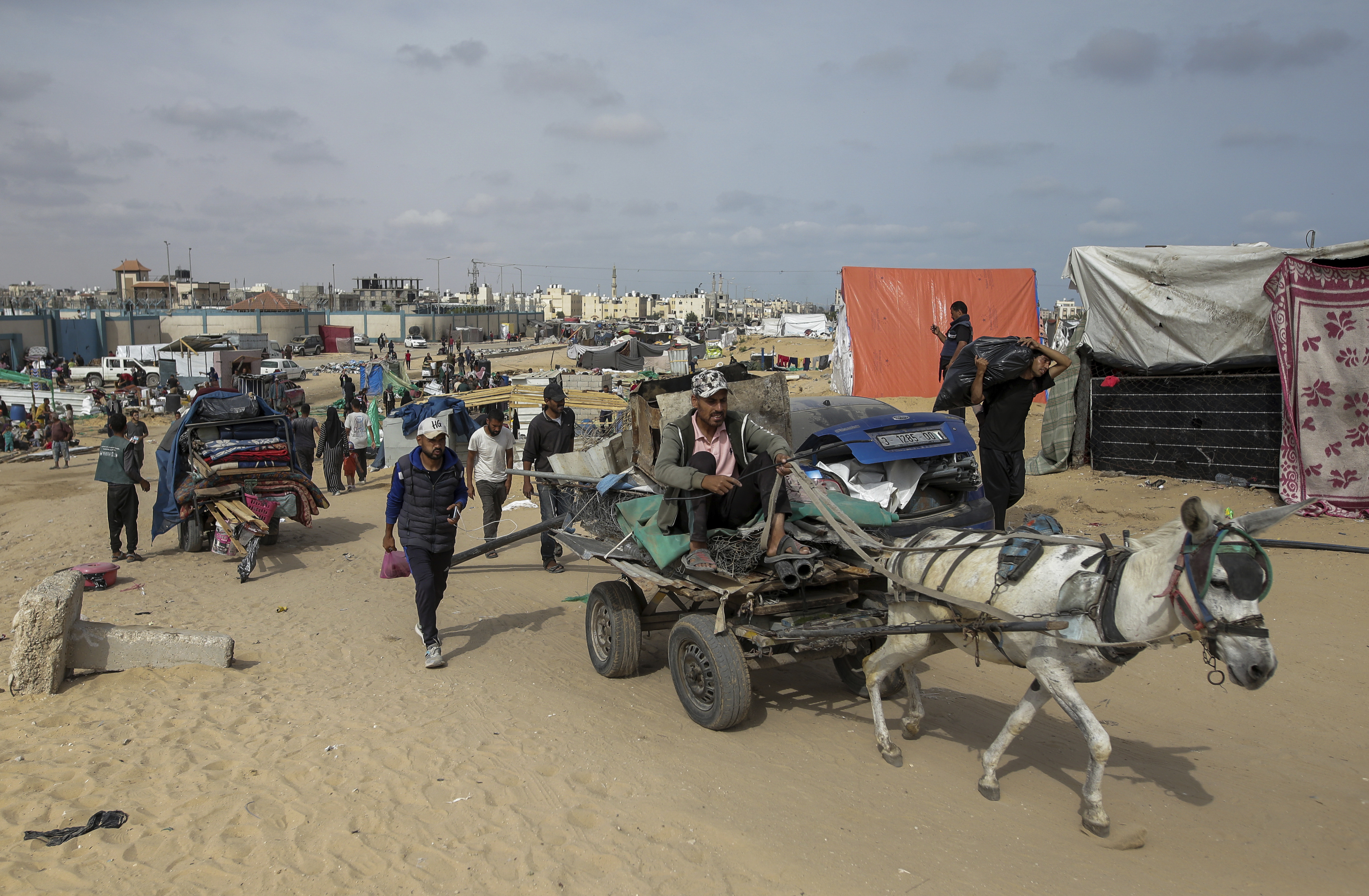 Palestinians fleeing from the southern Gaza city of Rafah during an Israeli ground and air offensive in the city