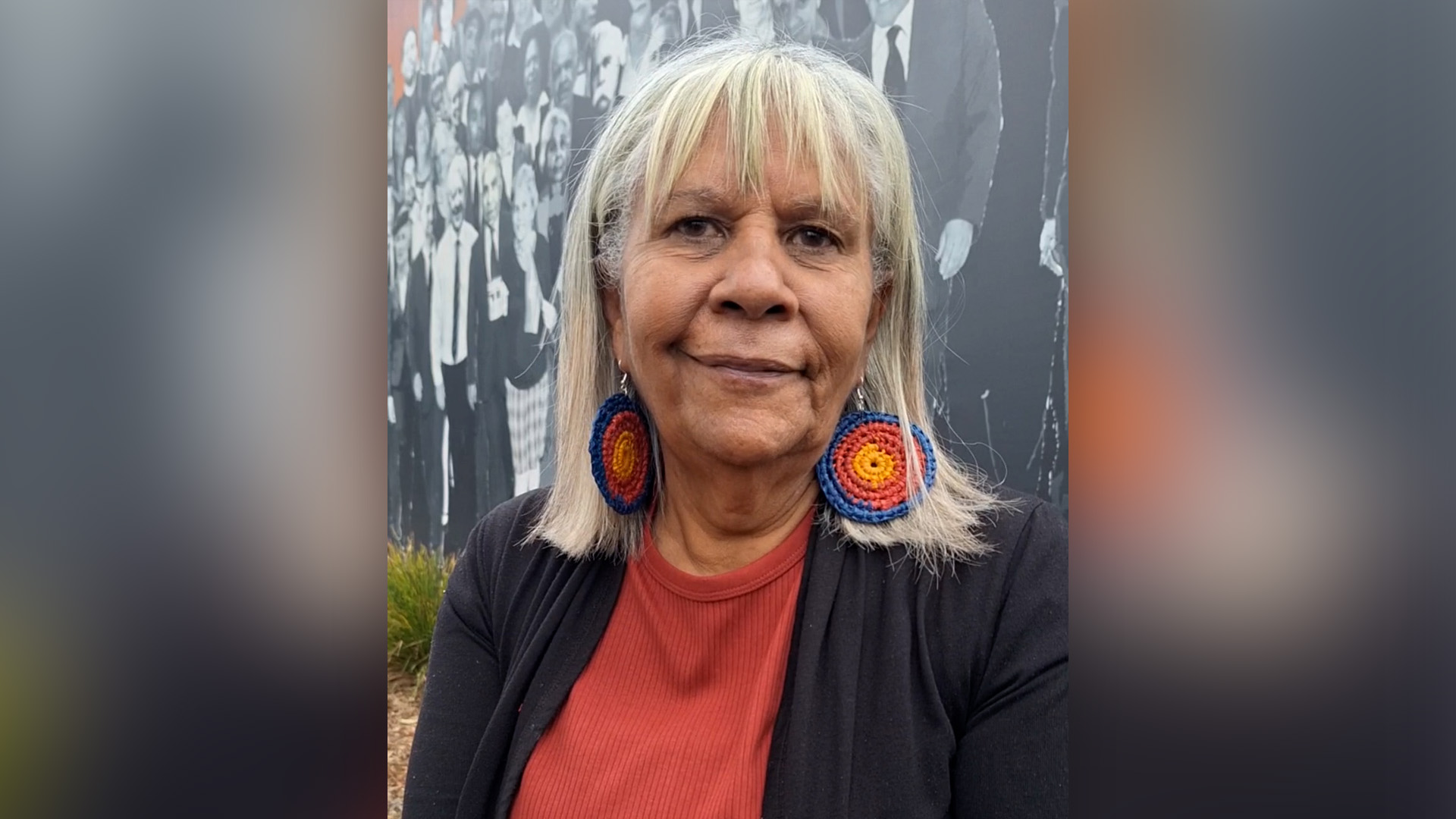 The police force in the Australian state of Victoria has apologised for its role in forcibly taking Indigenous children.