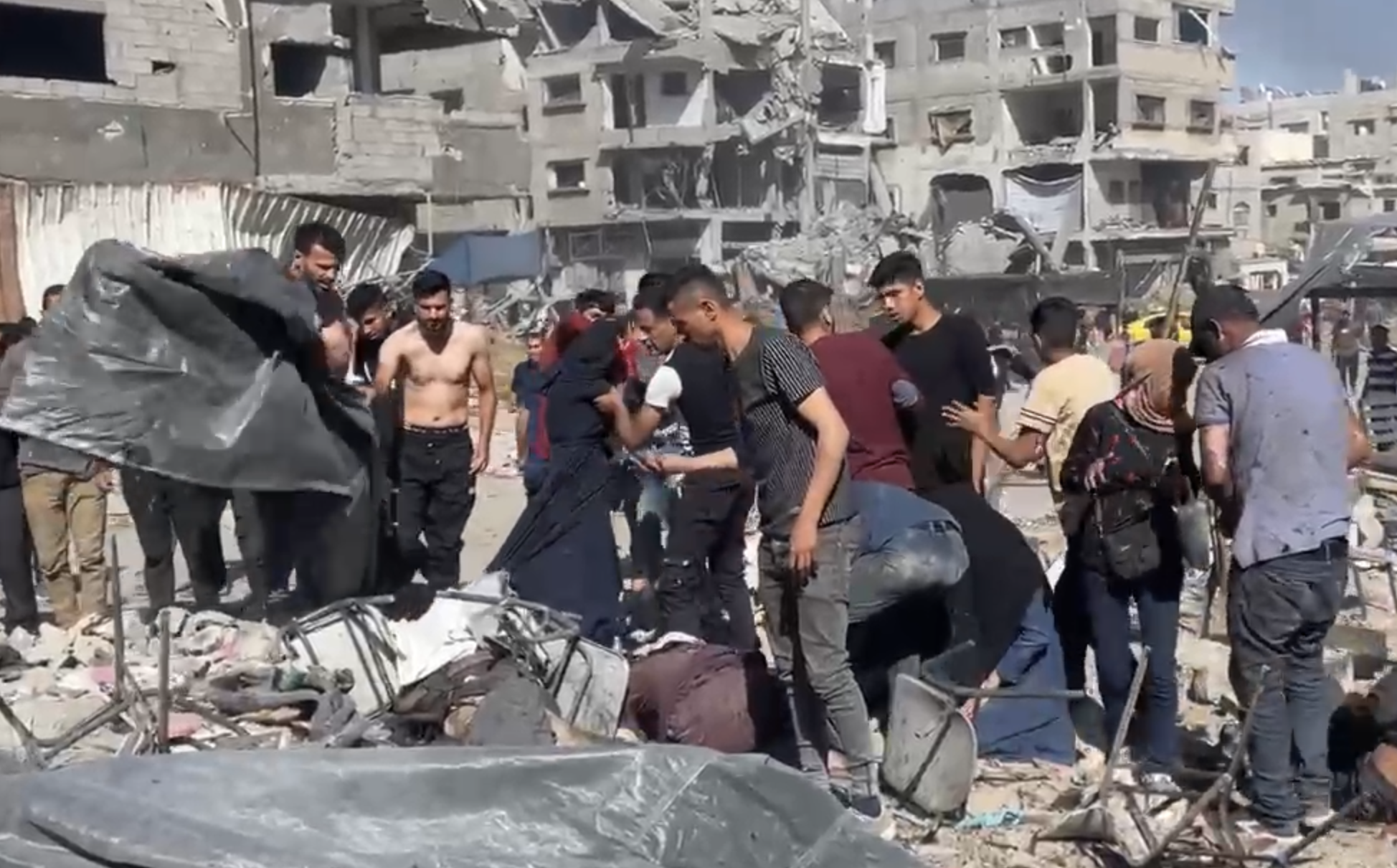 Distressing images show the immediate aftermath of an Israeli attack on an internet access point in Gaza City.