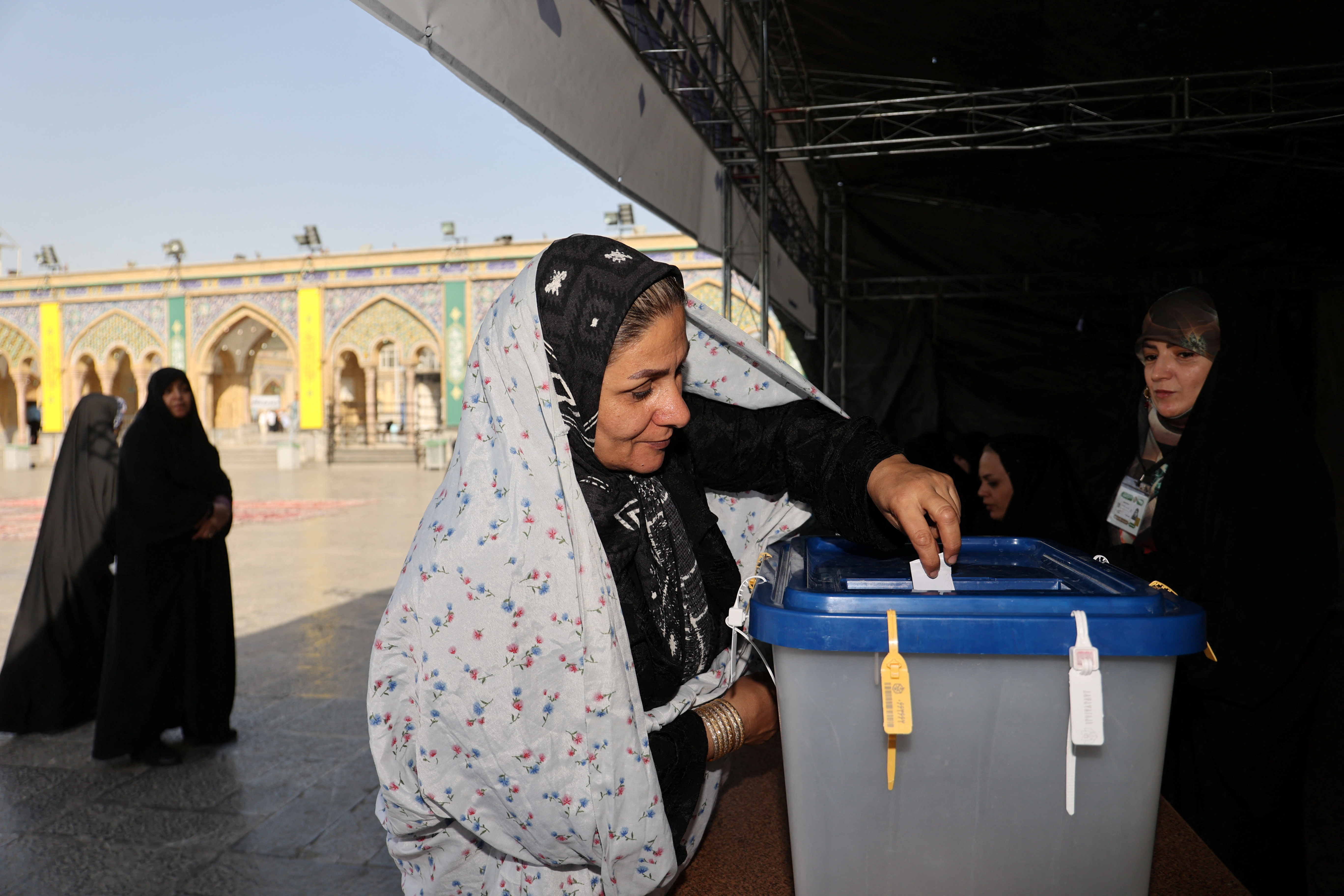 Iranians vote in snap presidential election