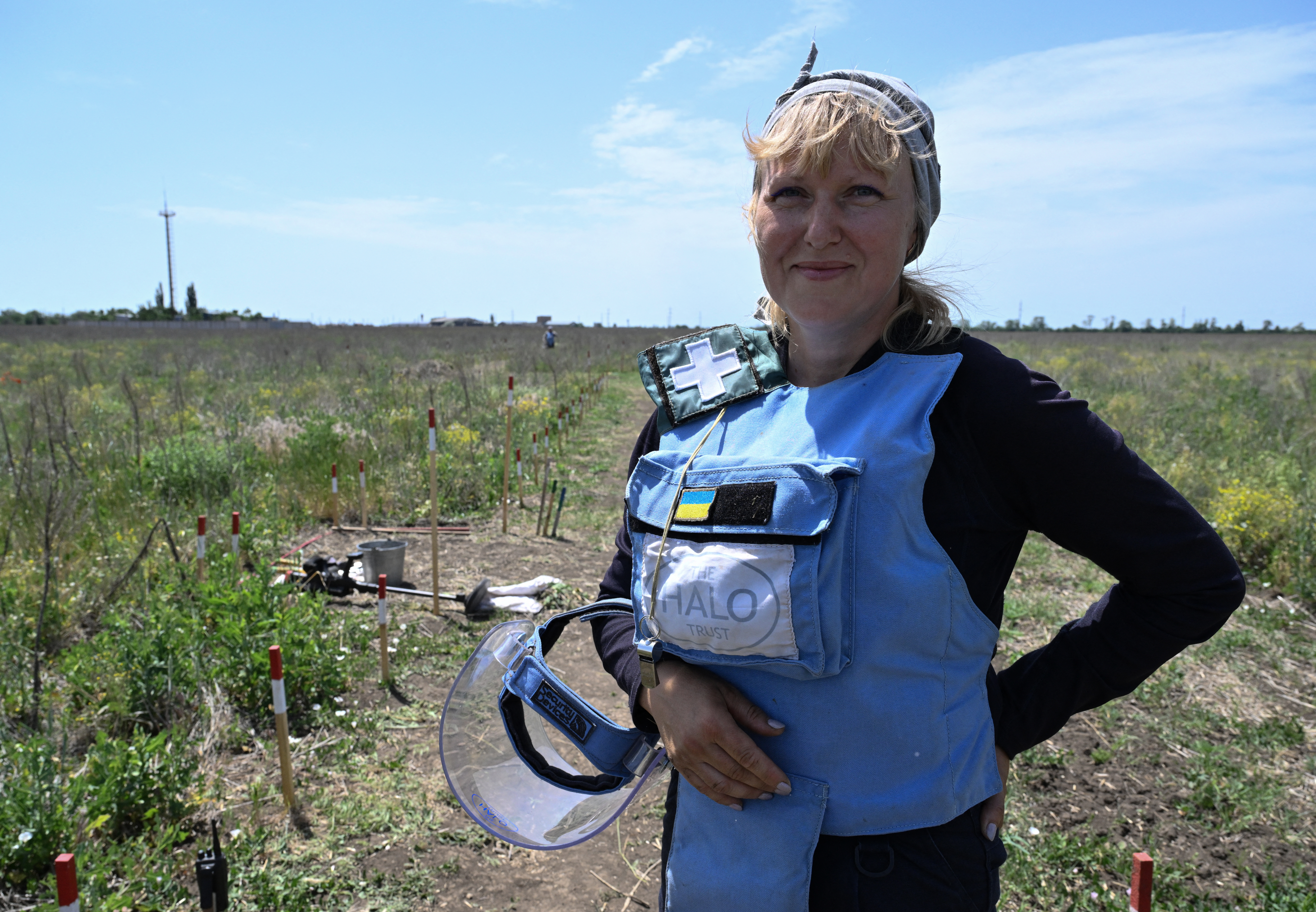 Women deminers step in to clear up Ukrainian land