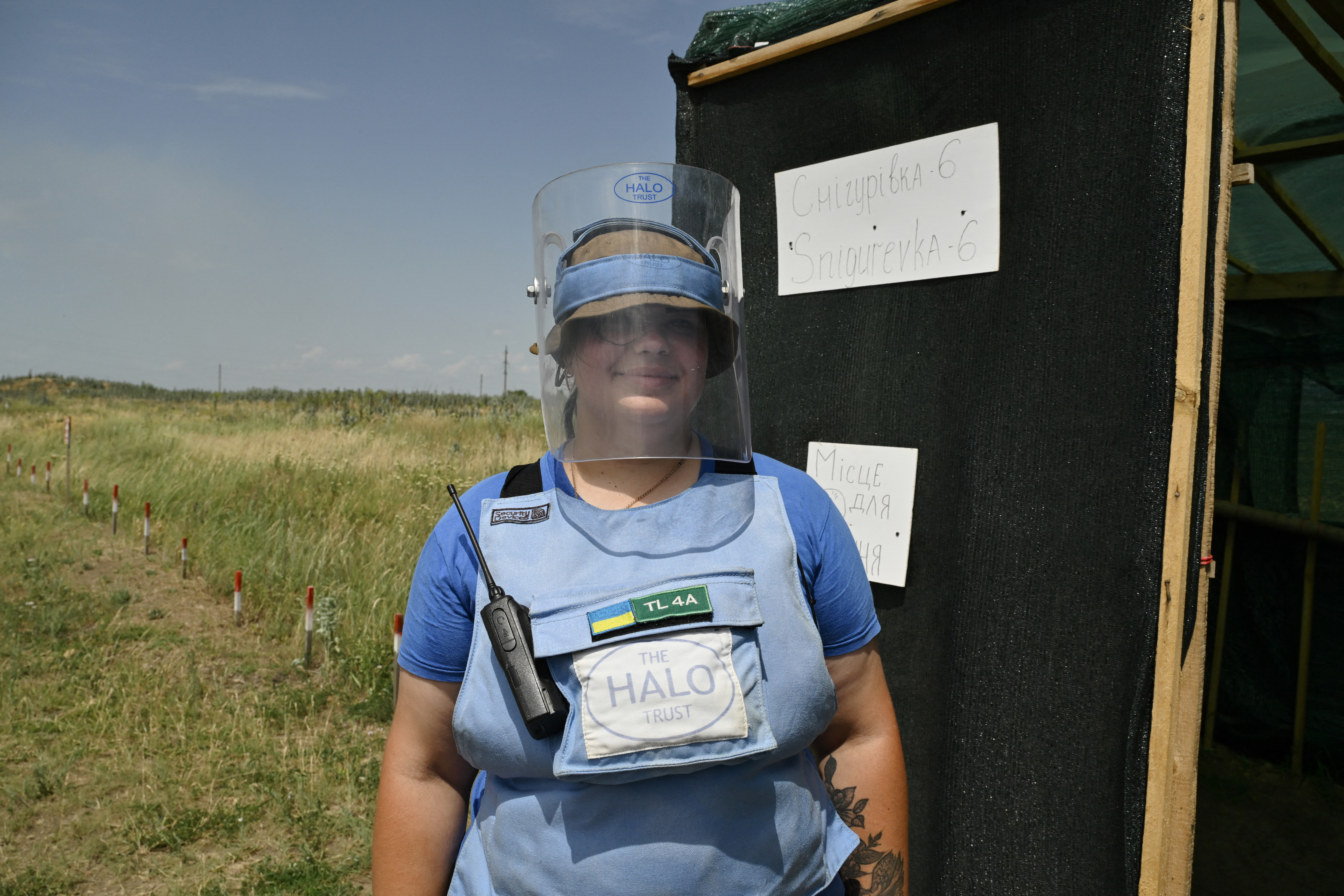 Women deminers step in to clear up Ukrainian land