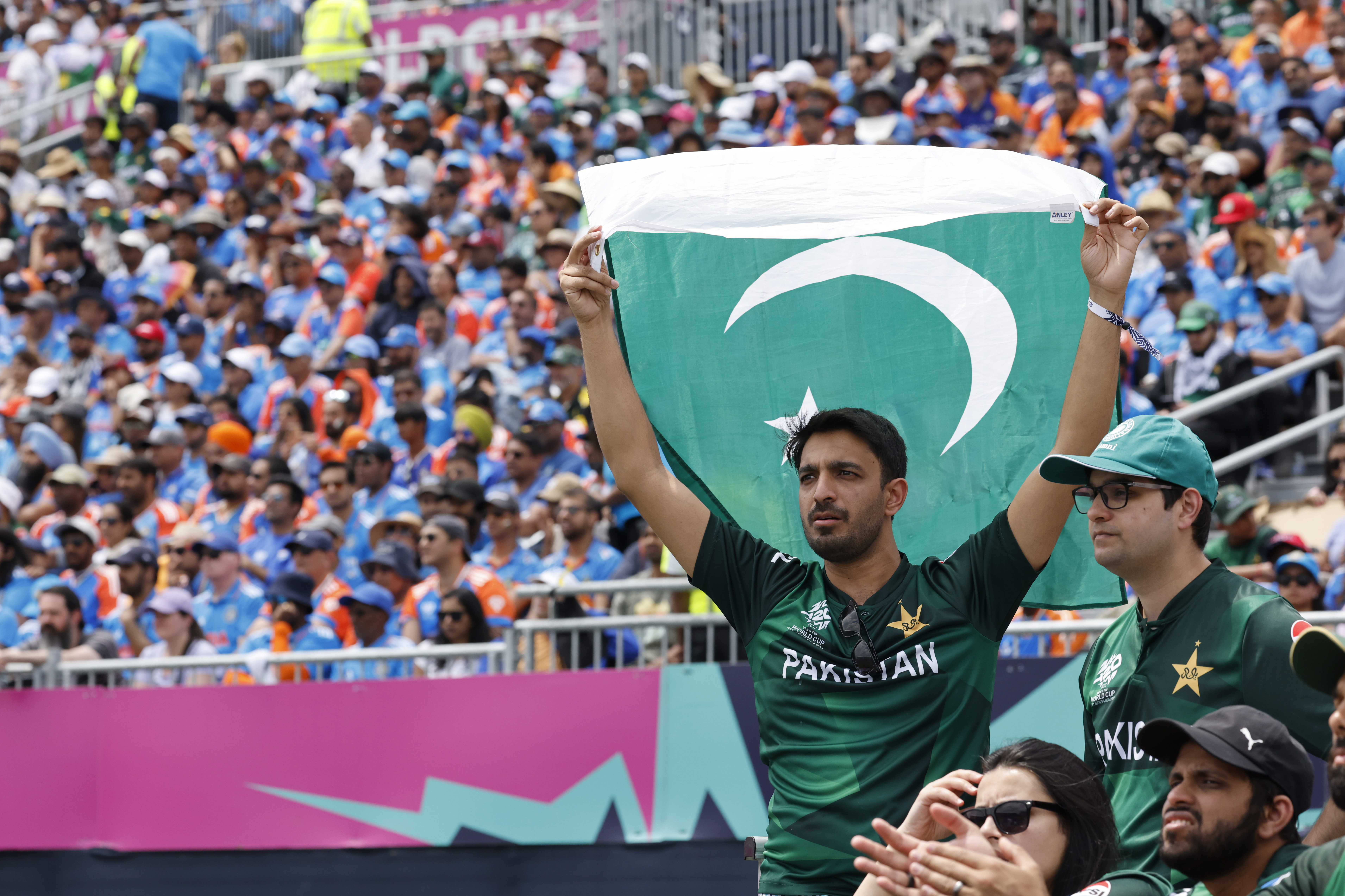 India and Pakistan cricket fans bring the party to the USA