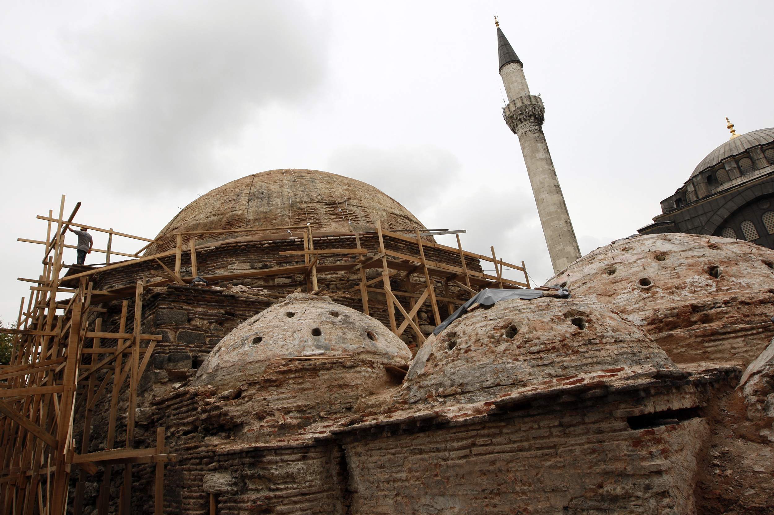 The historical Kilic Ali Pasa hamam is under restoration in Istanbul September 11, 2009. Old Istanbul's bath houses once hosted scheming Pashas and shapely concubines before modern cleansing rituals sent them into decline, but their appeal to tourists and the growth of the spa industry promises a revival. To match feature TURKEY-HAMMAMS/ REUTERS/Murad Sezer (TURKEY TRAVEL SOCIETY)