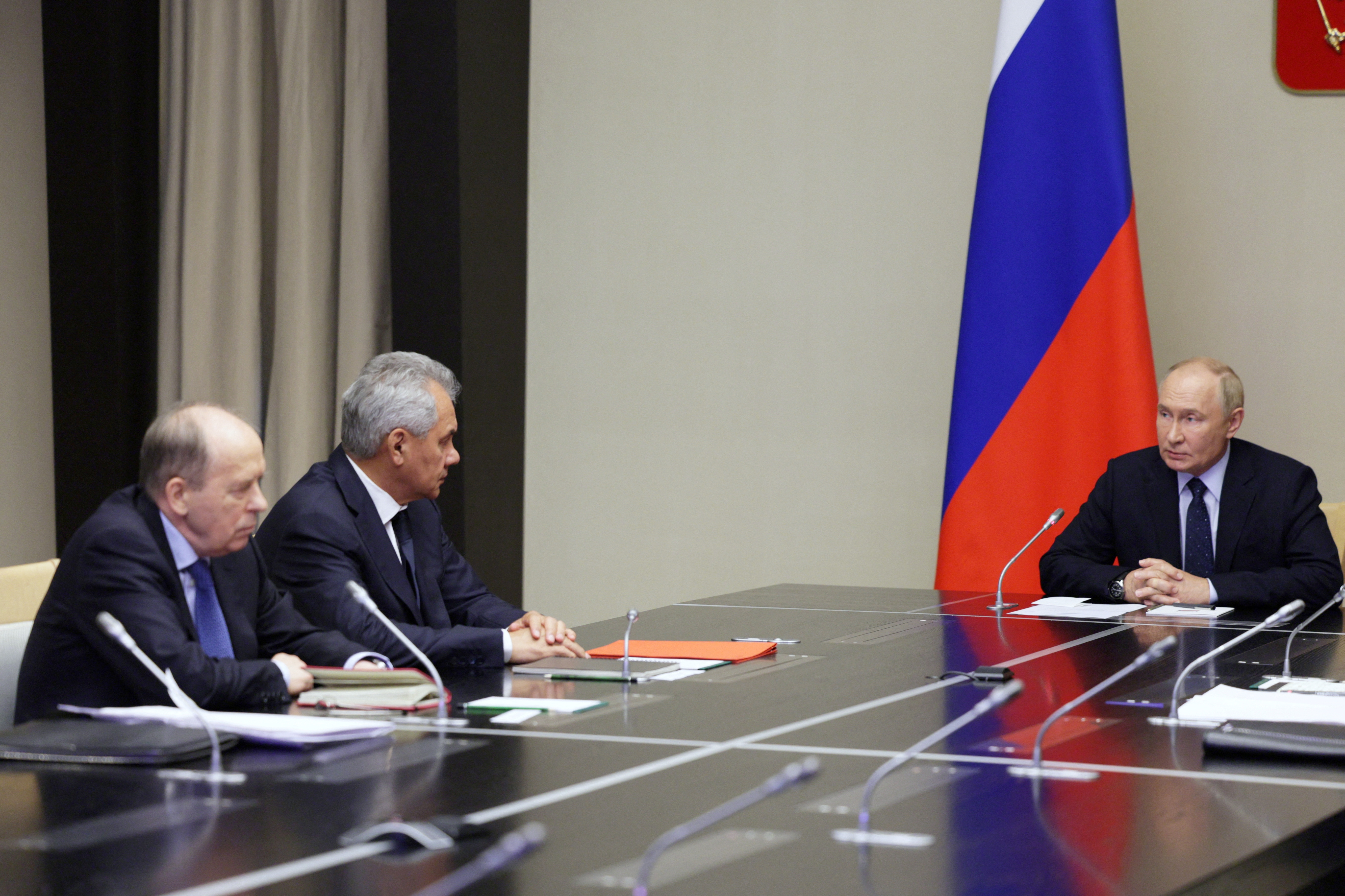 Director of the Federal Security Service (FSB) Alexander Bortnikov, Security Council's Secretary Sergei Shoigu, Russian President Vladimir Putin and Defence Minister Andrei Belousov attend a meeting on the Ukrainian incursion into Russia's Kursk Region, outside Moscow, Russia August 7, 2024. Sputnik/Aleksey Babushkin/Kremlin via REUTERS ATTENTION EDITORS - THIS IMAGE WAS PROVIDED BY A THIRD PARTY.