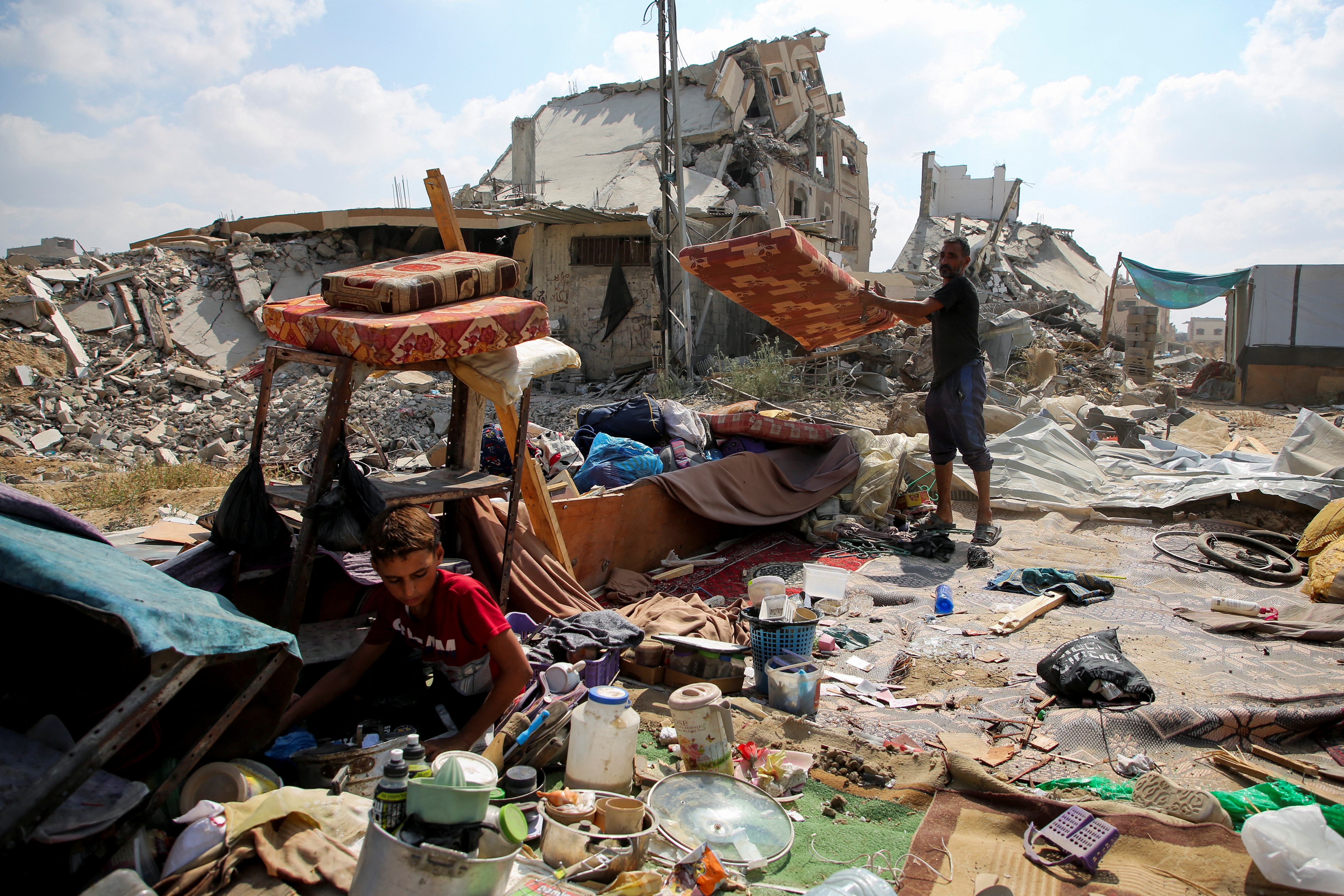 Aftermath of ground operation in Khan Younis