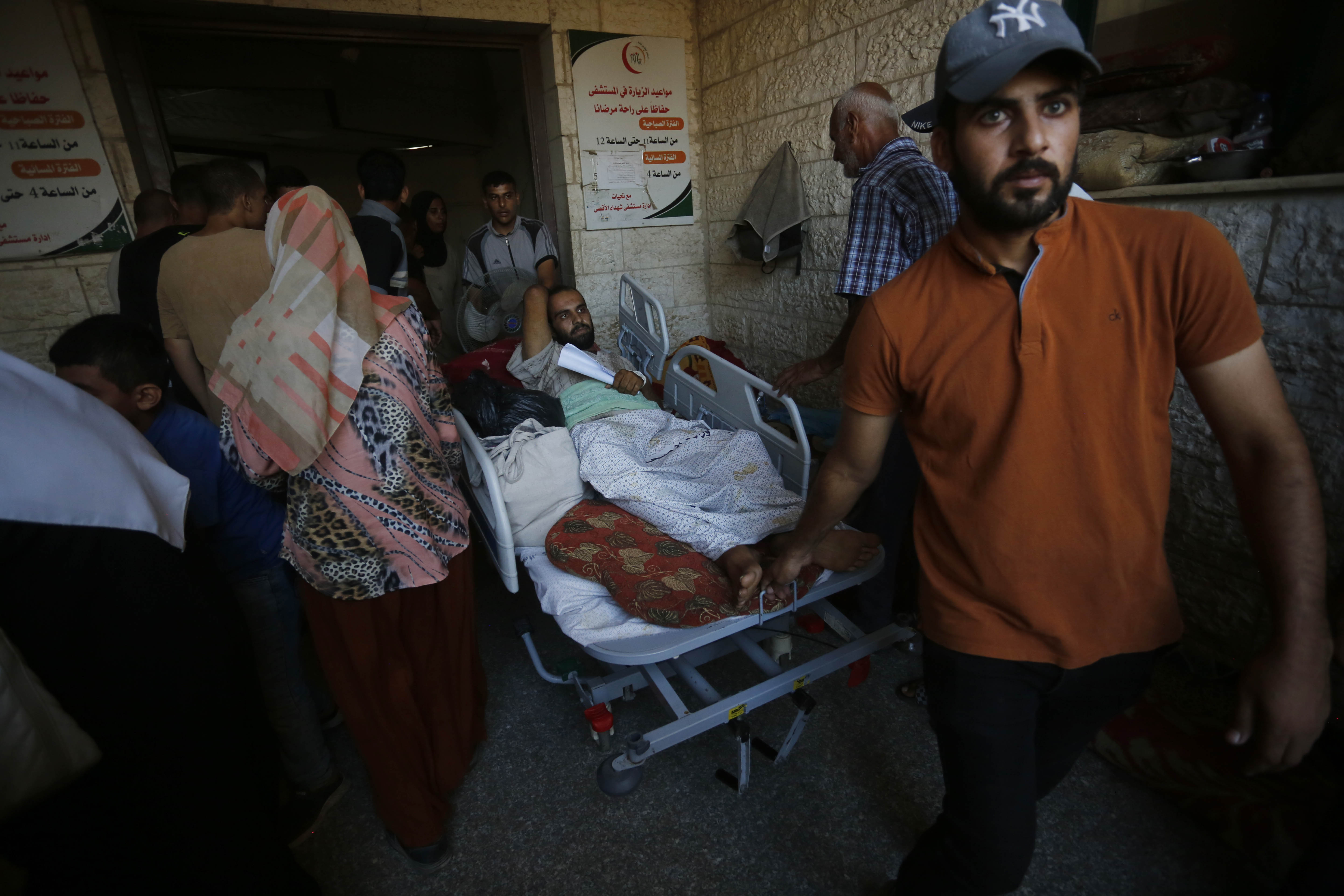 Israeli army orders evacuation of 'humanitarian' area includingAl-Aqsa Hospital,