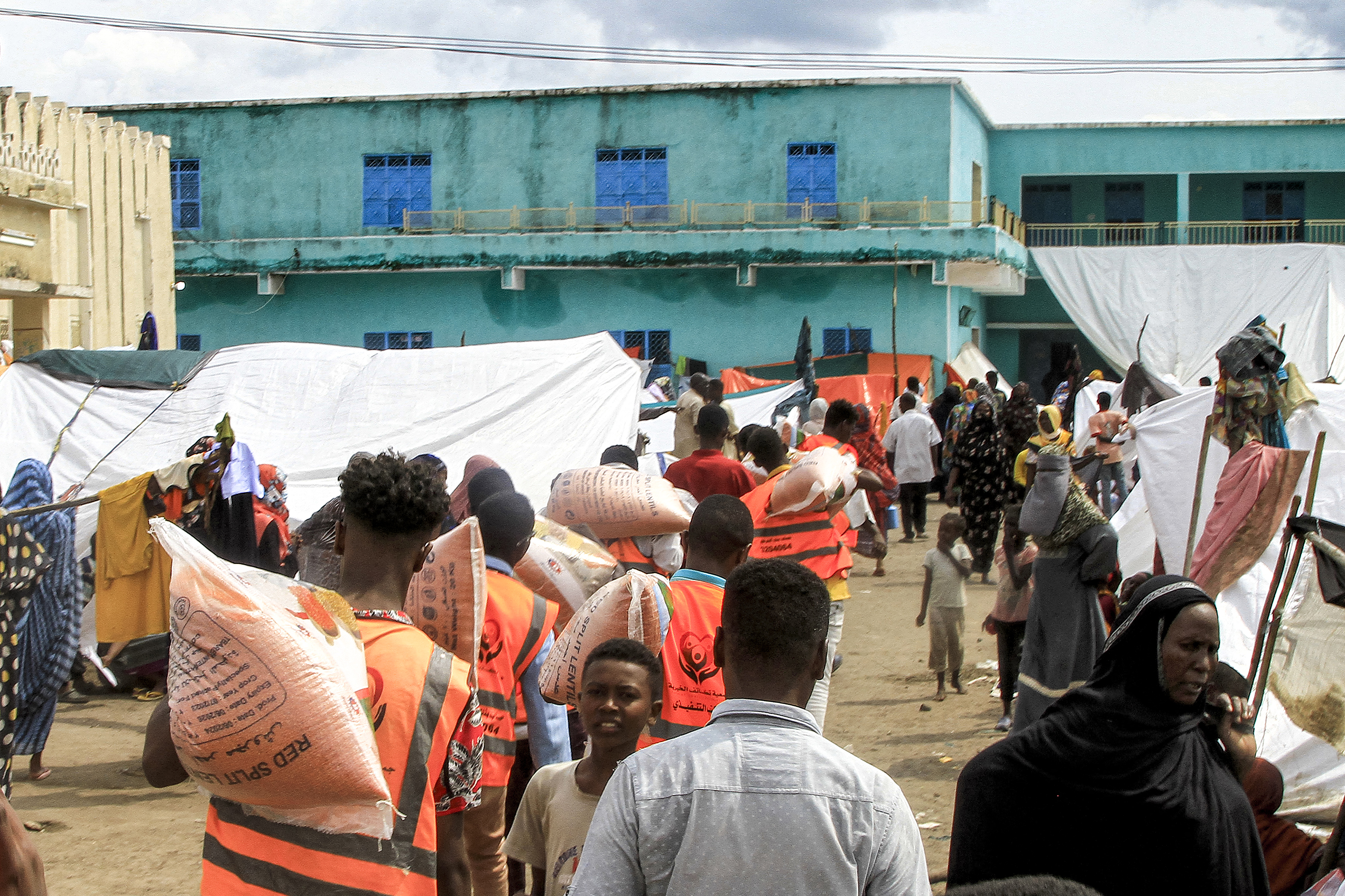 War-ravaged Sudan battles cholera epidemic