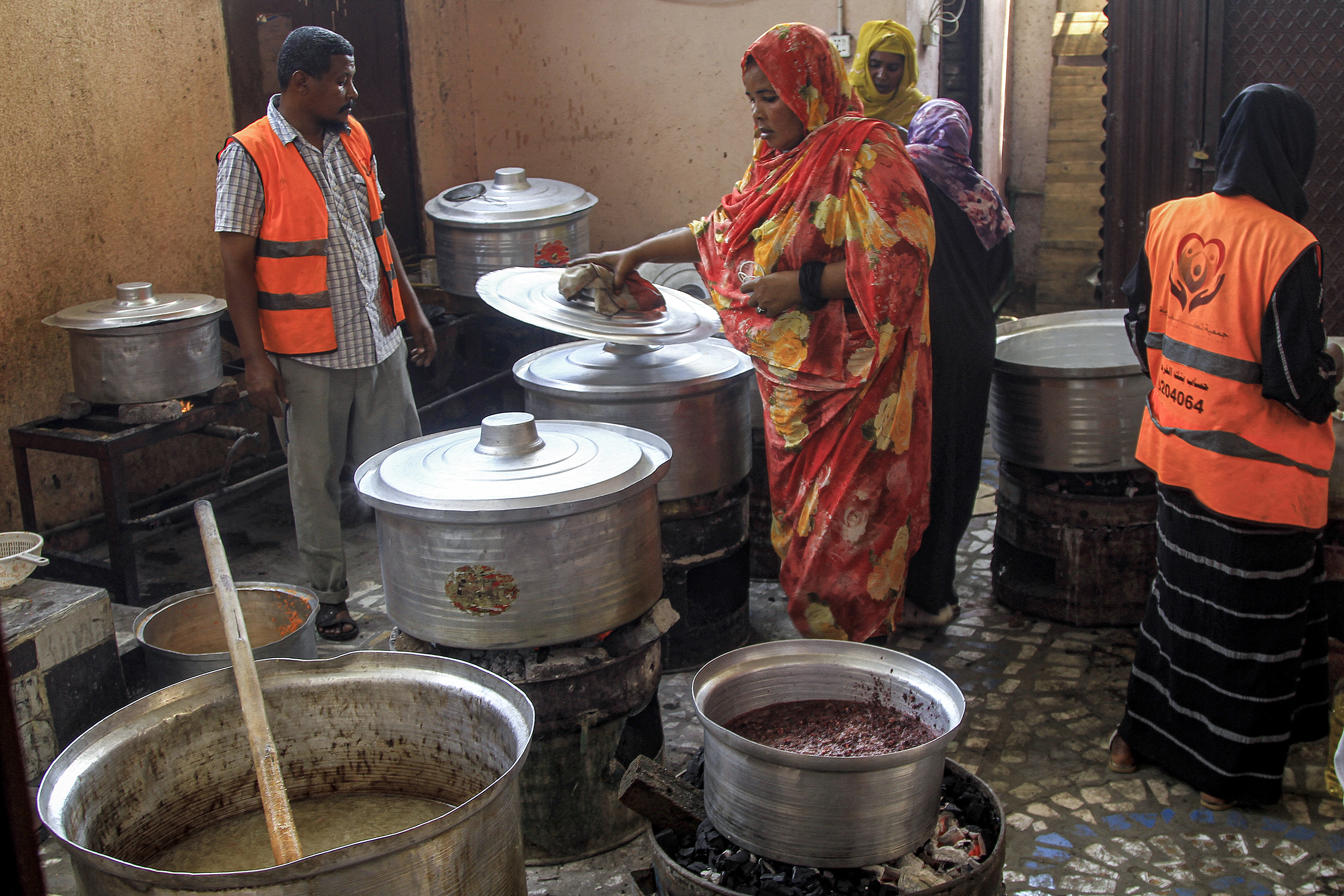 War-ravaged Sudan battles cholera epidemic
