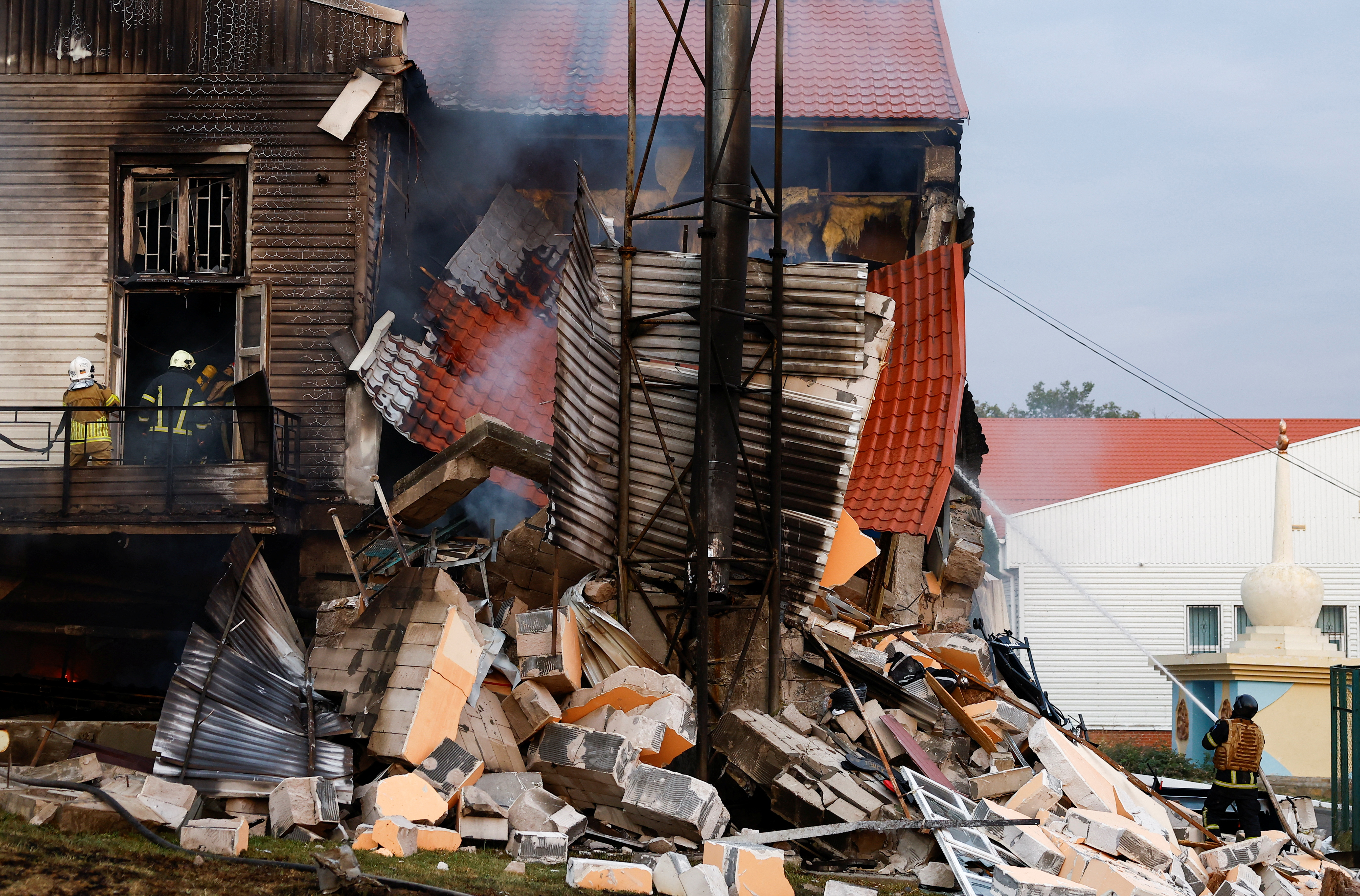 Russia launches a barrage of drones and missiles at Kyiv