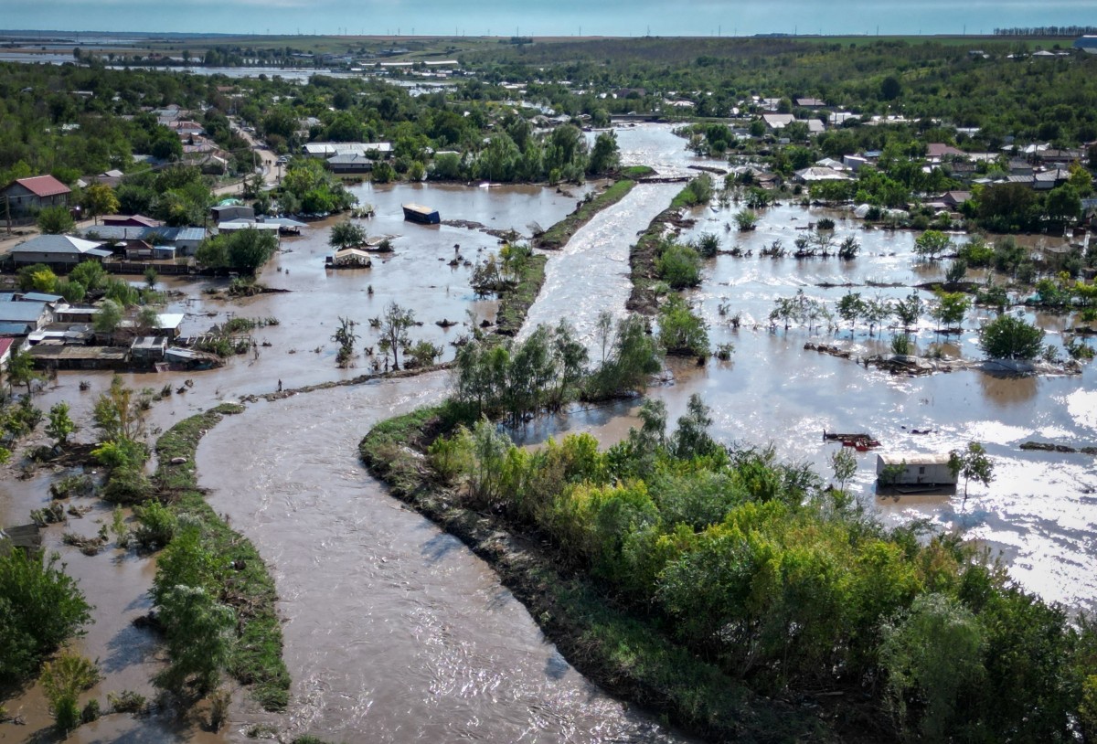 Four people found dead in Romania as floods leave hundreds stranded