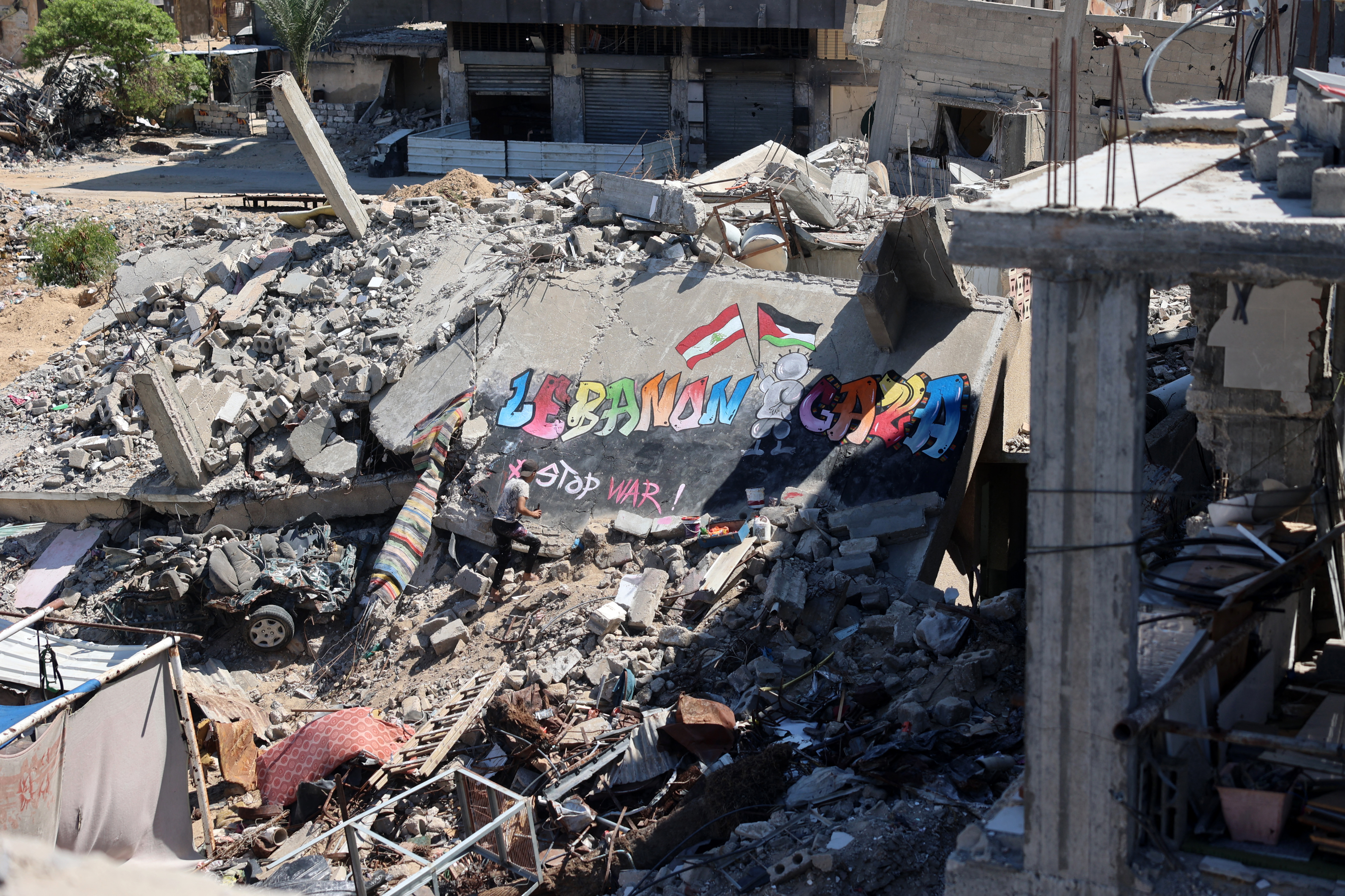 At least 11 killed in Israeli strike that hit a school in northern Gaza