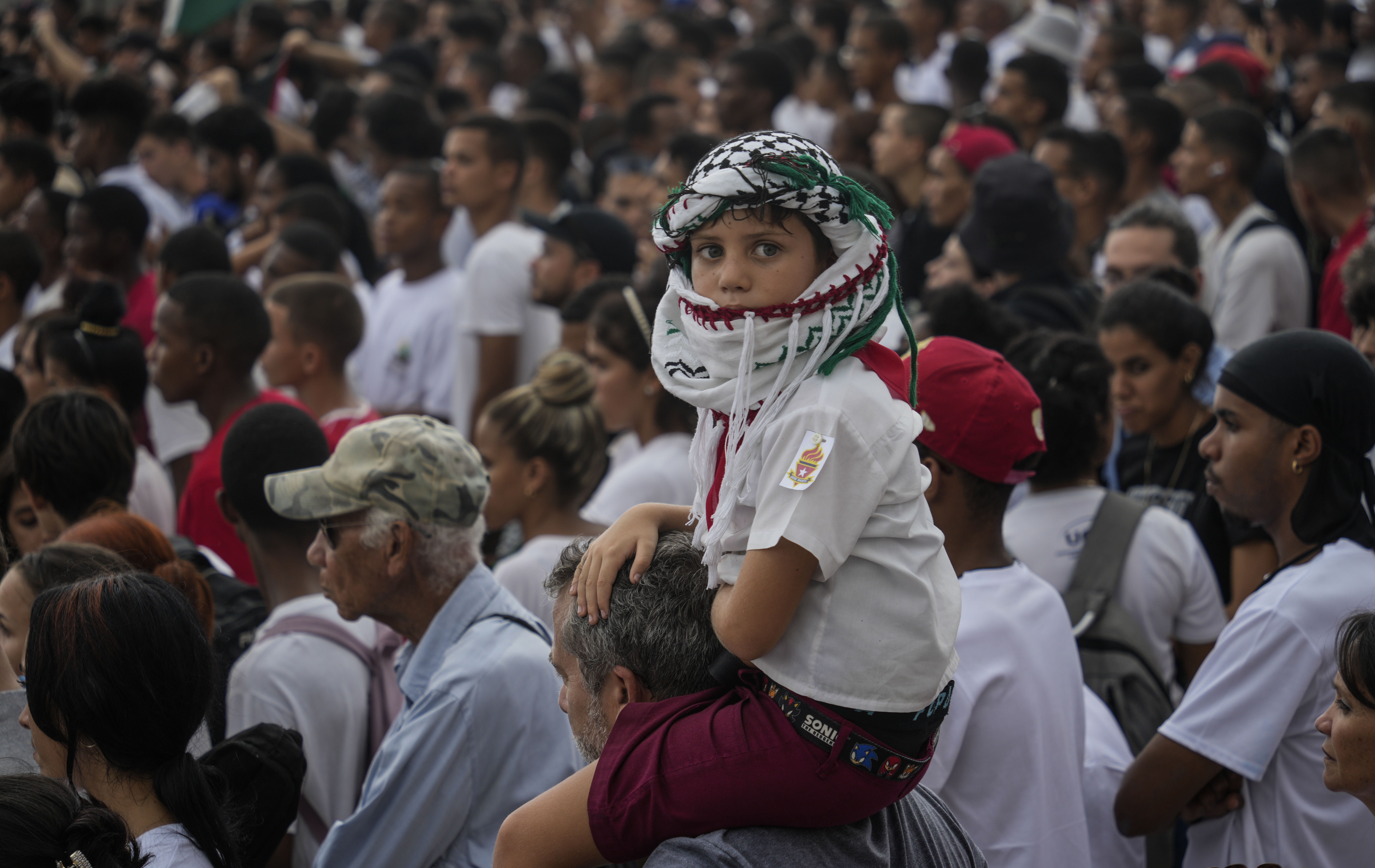 Cuban president leads pro-Palestinian march in Havana