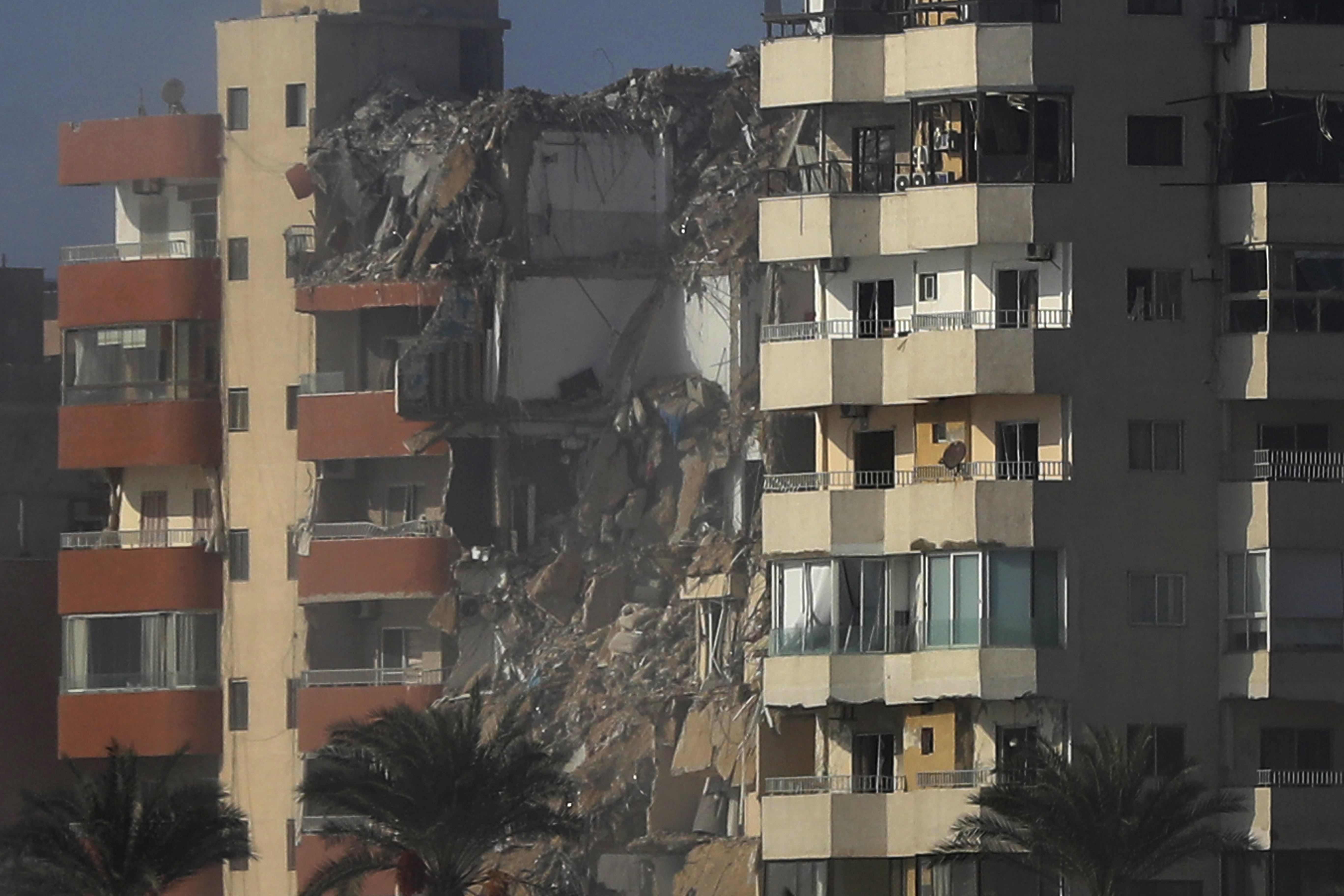 Israel launches fresh strikes on Tyre after 7 killed in earlier raid