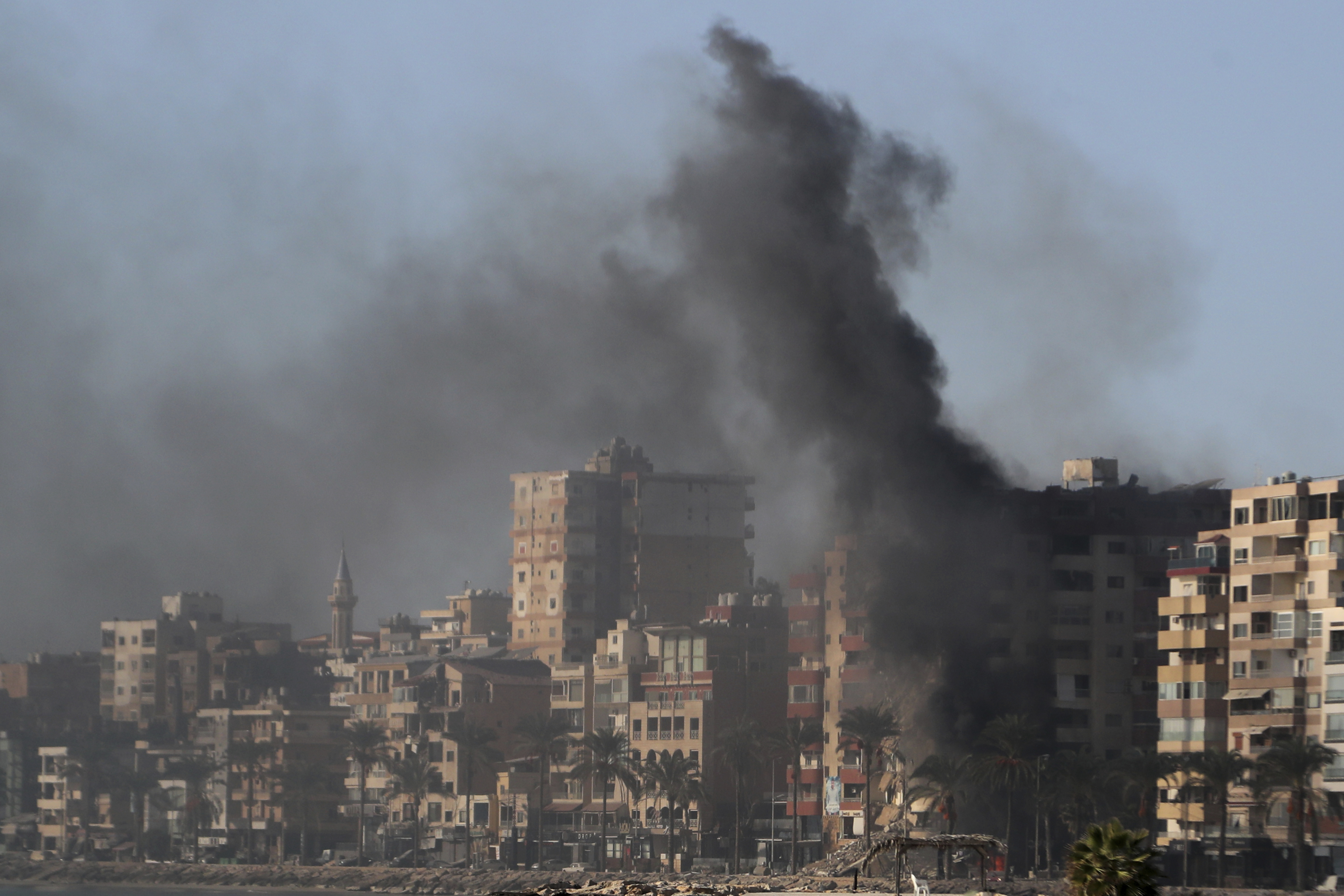 Israel launches fresh strikes on Tyre after 7 killed in earlier raid