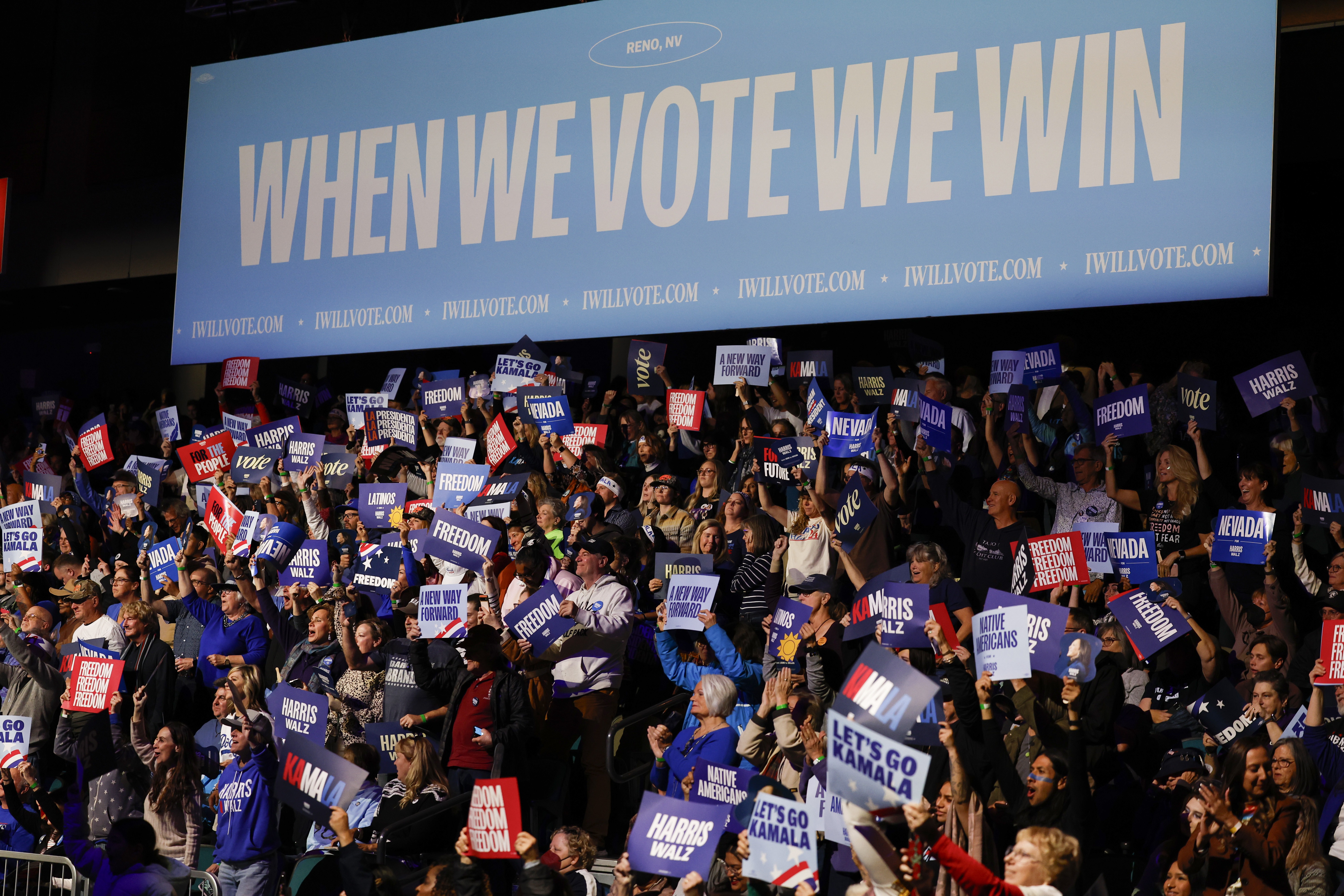 Supporters Kamala Harris