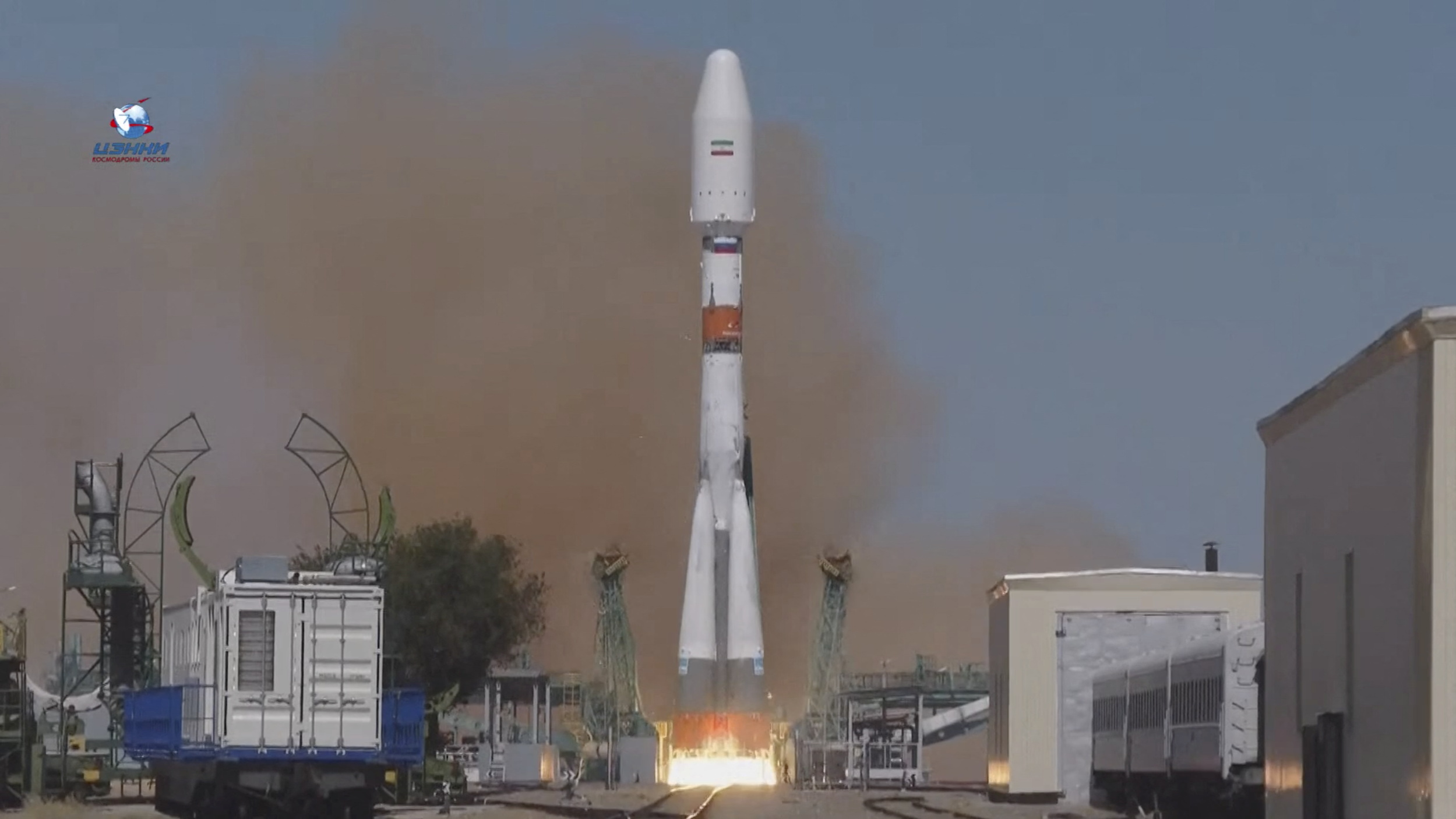 A Soyuz-2.1b rocket booster with the Iranian satellite "Khayyam" blasts off from the launchpad at the Baikonur Cosmodrome, Kazakhstan August 9, 2022, in this still image taken from video. Roscosmos/Handout via REUTERS ATTENTION EDITORS - THIS IMAGE HAS BEEN SUPPLIED BY A THIRD PARTY. MANDATORY CREDIT.