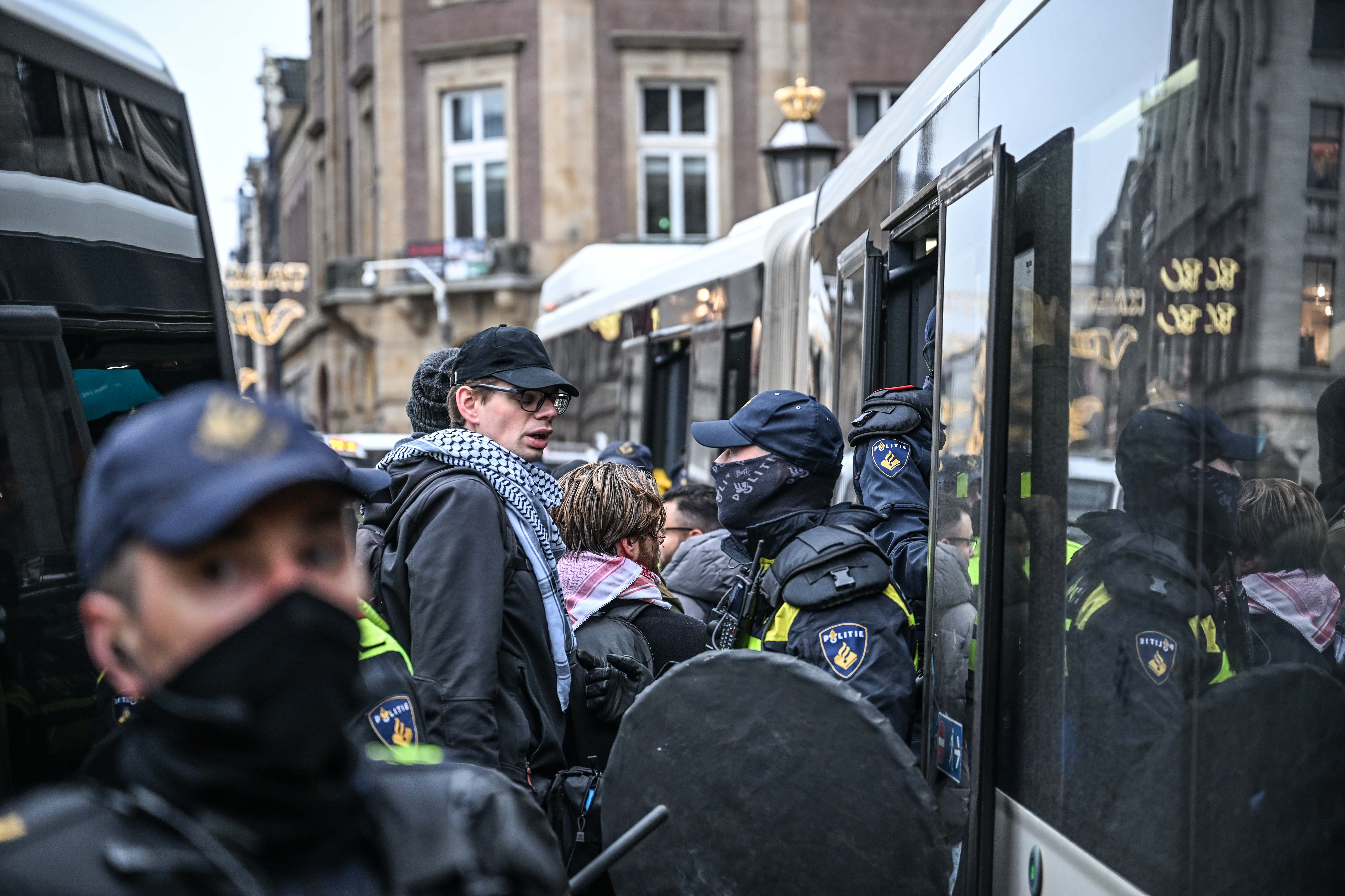 Dozens arrested at Dam Square in banned demonstration