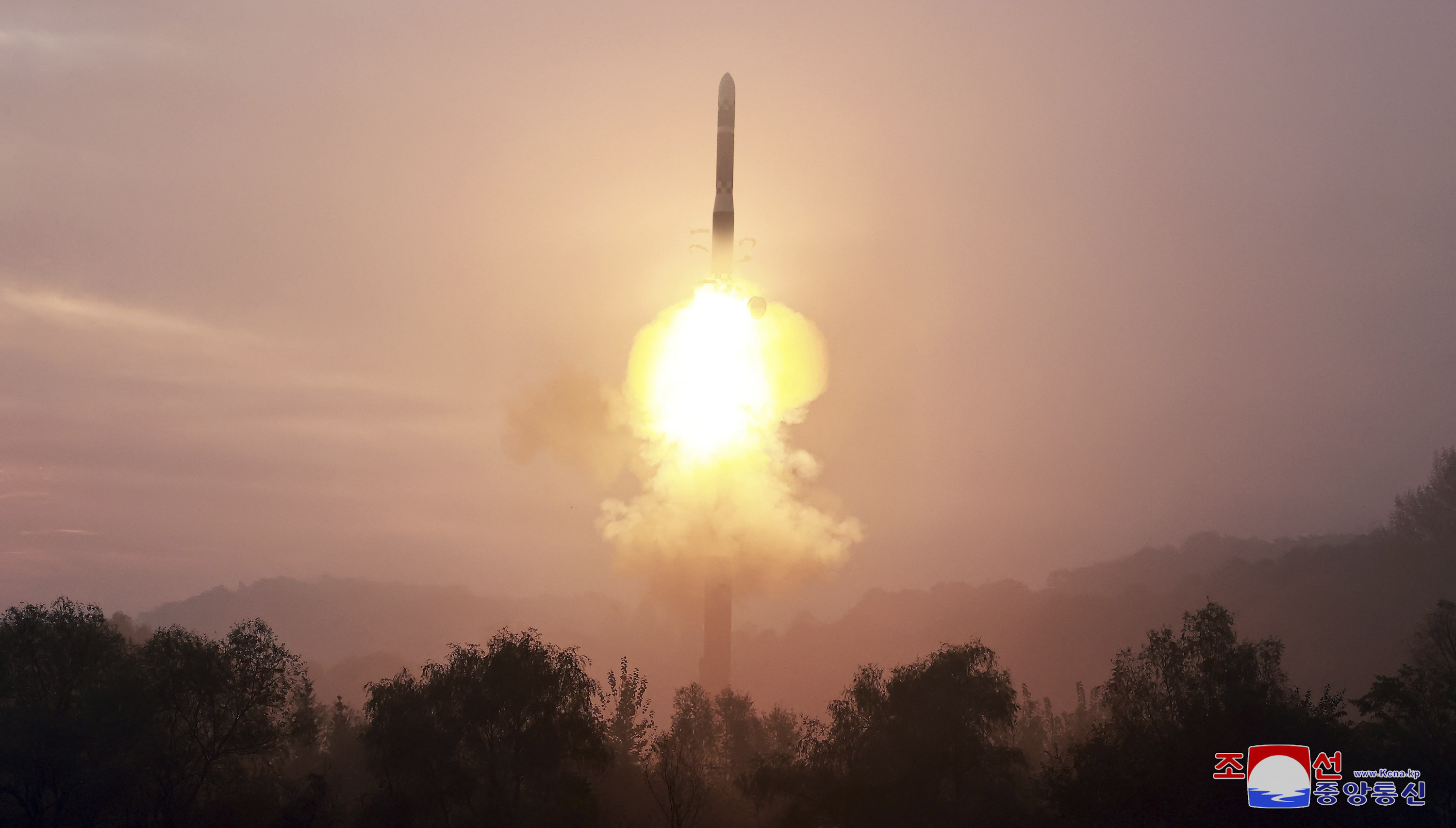 This picture taken on October 31, 2024 and released from North Korea's official Korean Central News Agency (KCNA) via KNS on November 1, 2024 shows a test-fire of the new Hwasong-19 intercontinental ballistic missile (ICBM), at an undisclosed location in North Korea. (Photo by KCNA VIA KNS / AFP) / South Korea OUT / SOUTH KOREA OUT / ---EDITORS NOTE--- RESTRICTED TO EDITORIAL USE - MANDATORY CREDIT "AFP PHOTO/KCNA VIA KNS" - NO MARKETING NO ADVERTISING CAMPAIGNS - DISTRIBUTED AS A SERVICE TO CLIENTS / THIS PICTURE WAS MADE AVAILABLE BY A THIRD PARTY. AFP CAN NOT INDEPENDENTLY VERIFY THE AUTHENTICITY, LOCATION, DATE AND CONTENT OF THIS IMAGE --- /