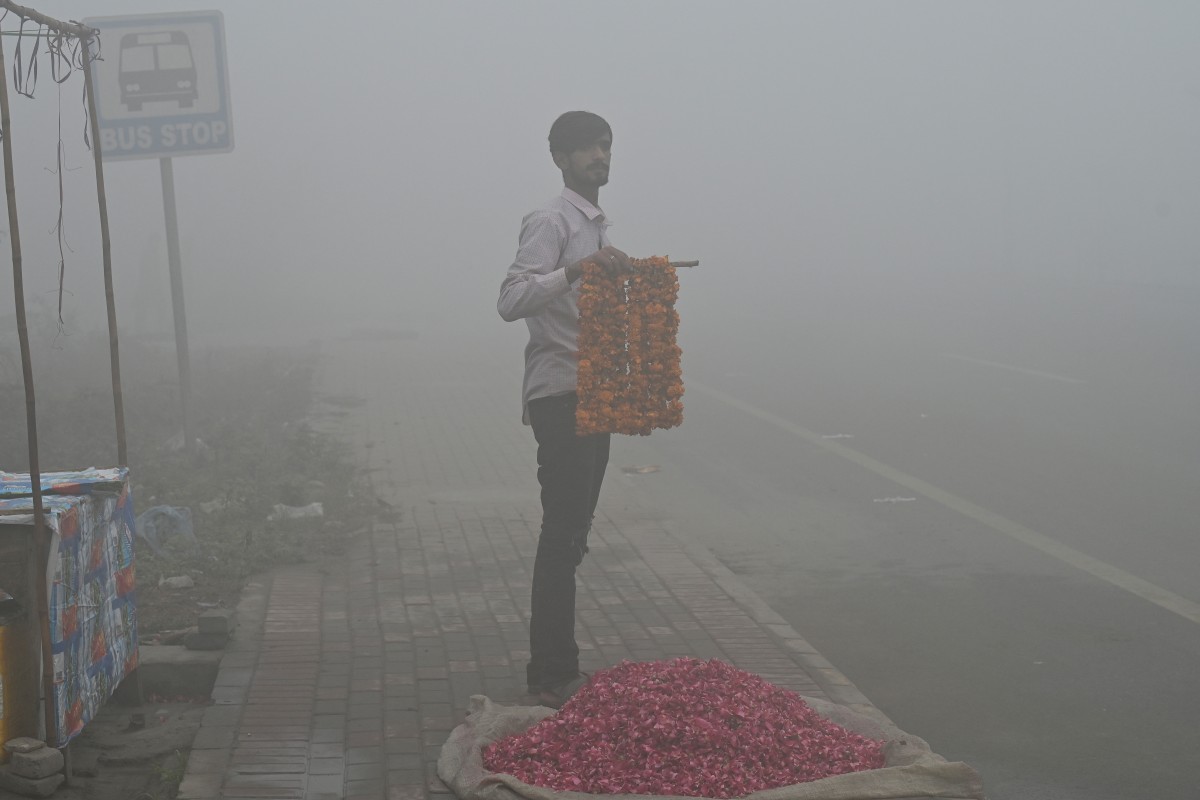 heavy smoggy conditions in Lahore
