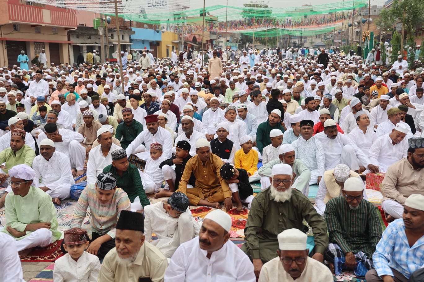 Muslims offering Friday prayers at a mosque in Jharkhand, India [Mohammad Sartaj Alam/Al Jazeera]