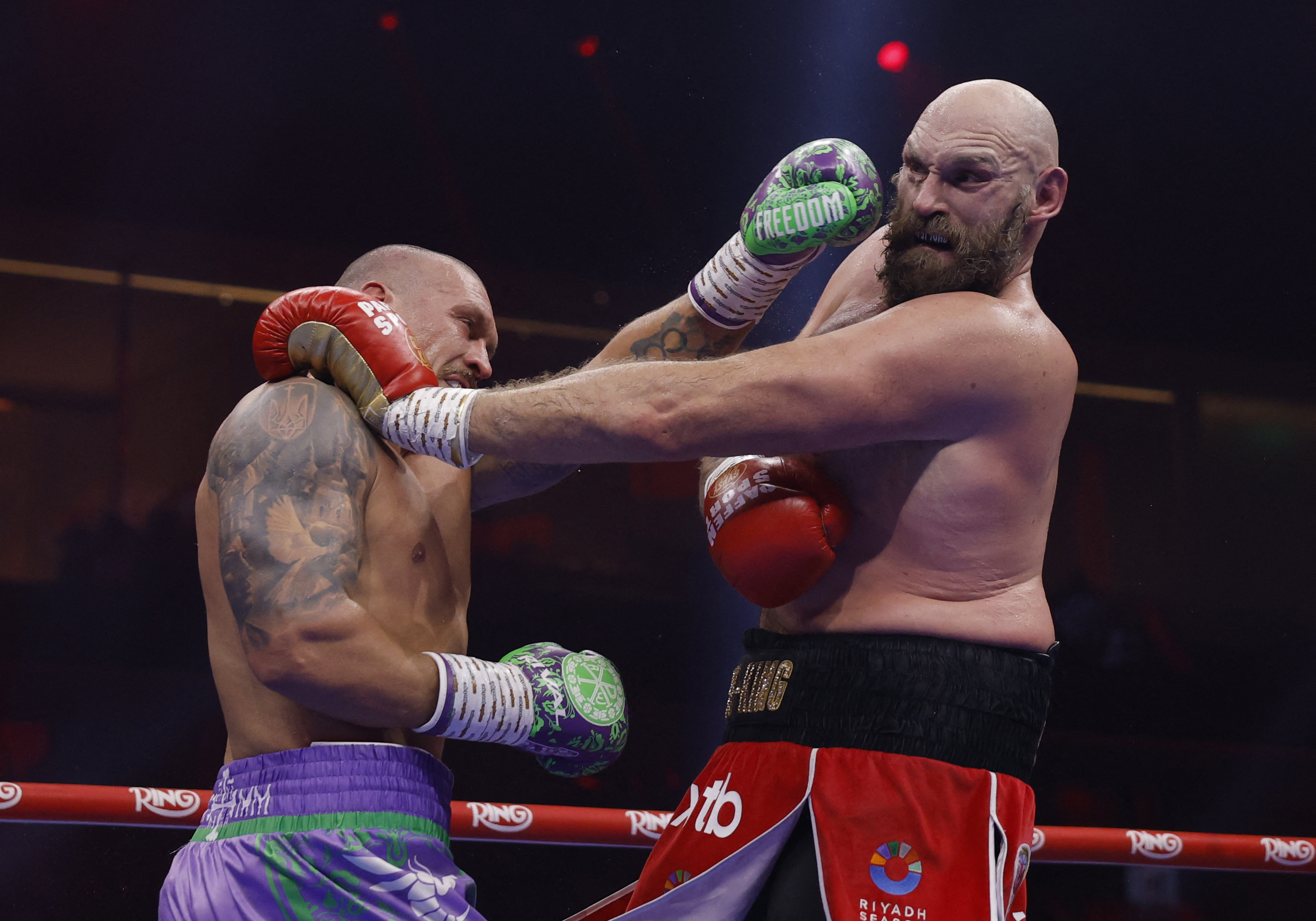 Boxing - Oleksandr Usyk v Tyson Fury - Heavyweight World Title - Kingdom Arena, Riyadh, Saudi Arabia - December 22, 2024 Tyson Fury in action against Oleksandr Usyk Action Images via Reuters/Andrew Couldridge