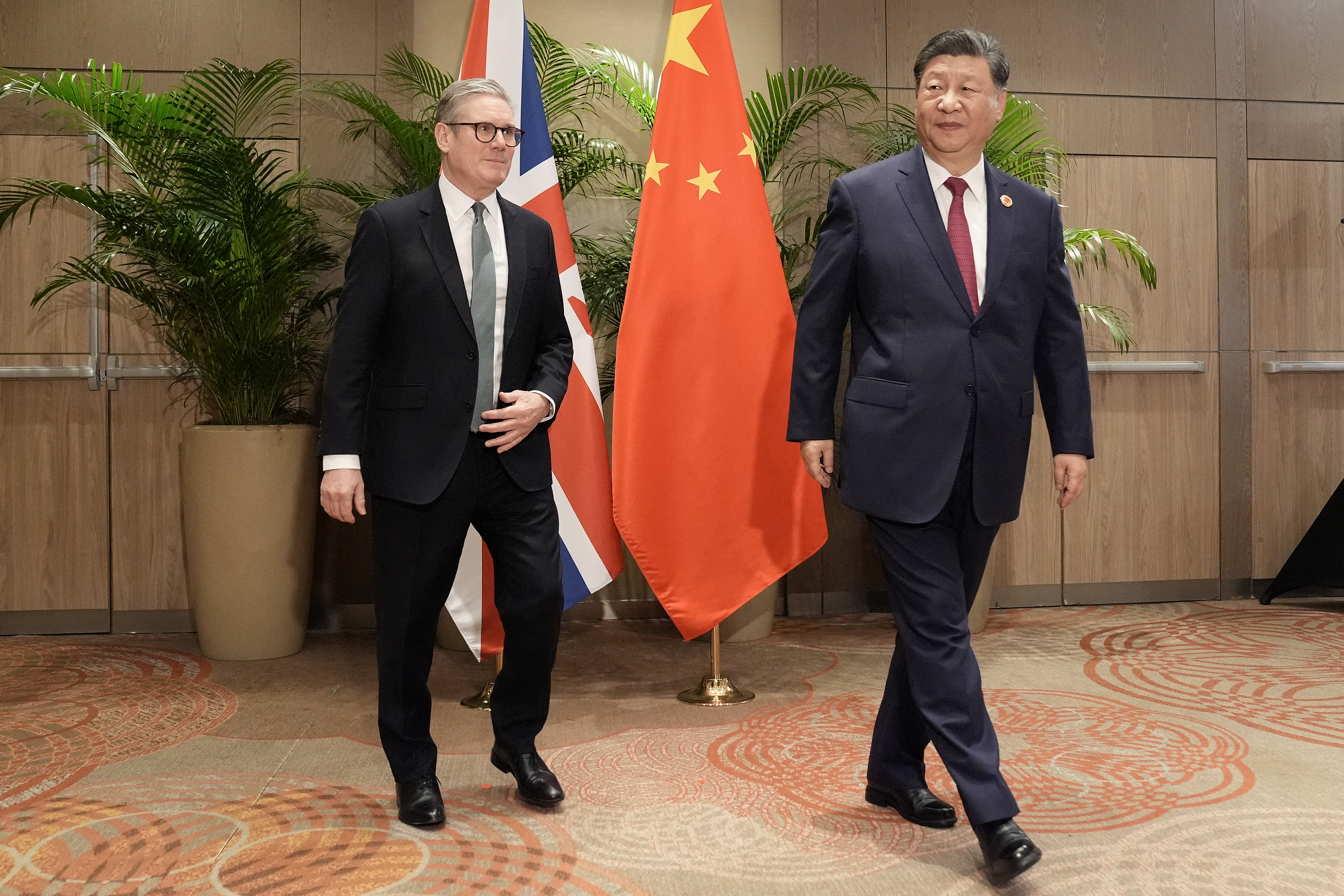 UK PM Keir Starmer and Chinese President Xi Jinping