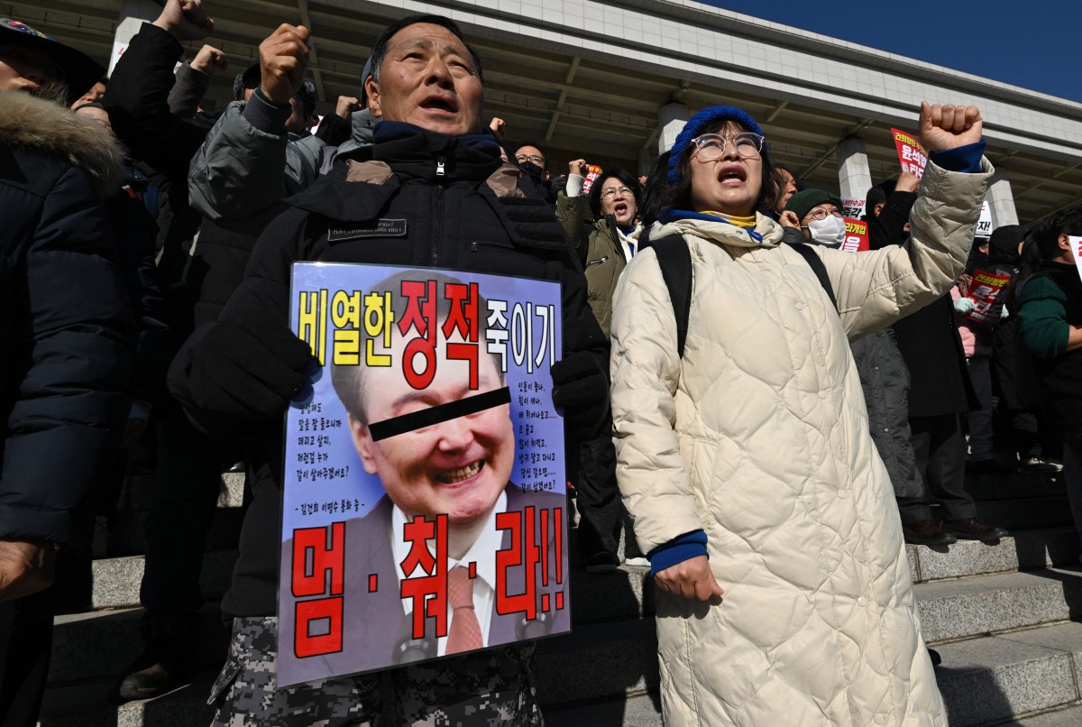 Protests for South Korean president to step down over martial law bid